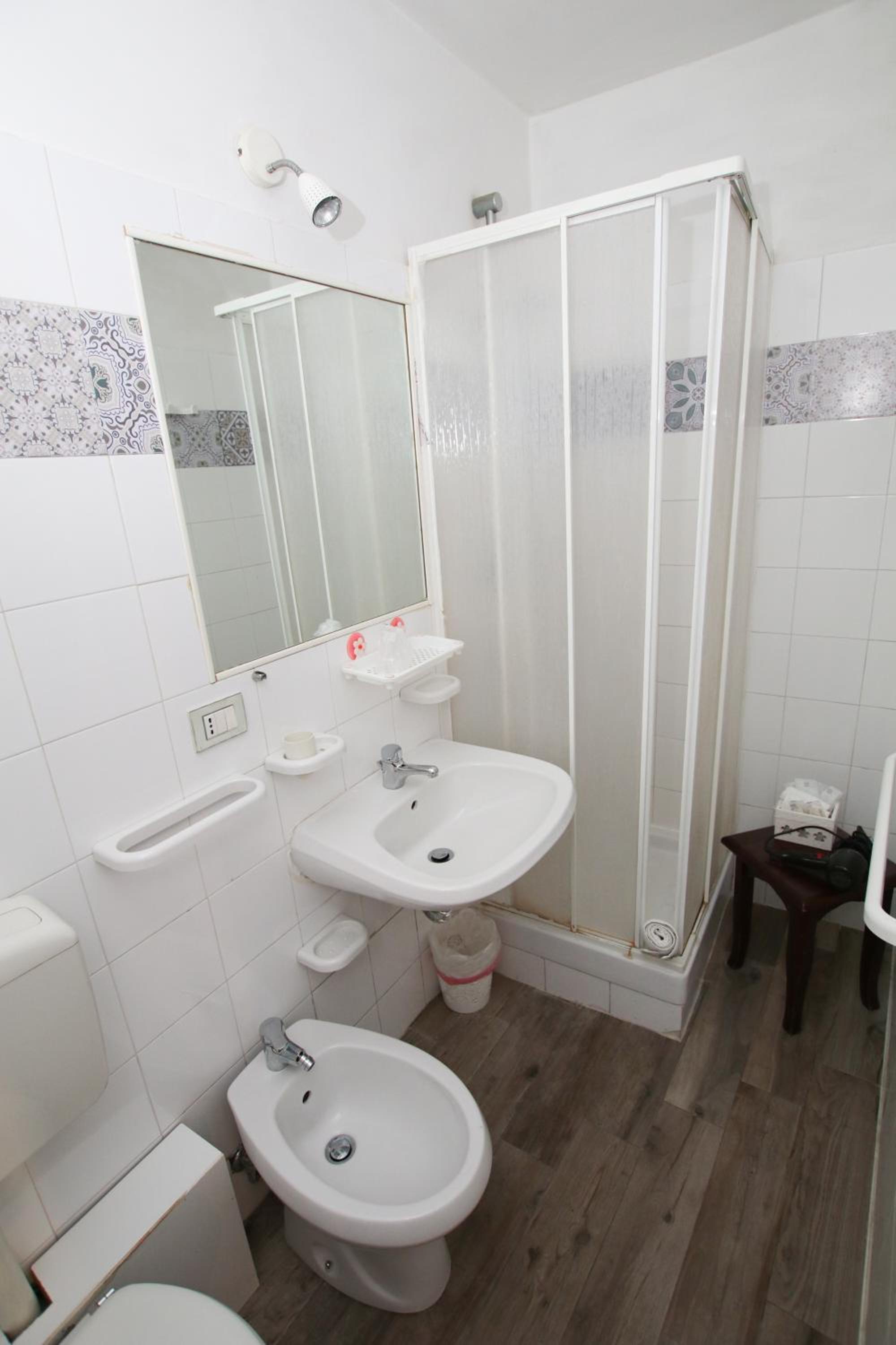 Single Room photo 3