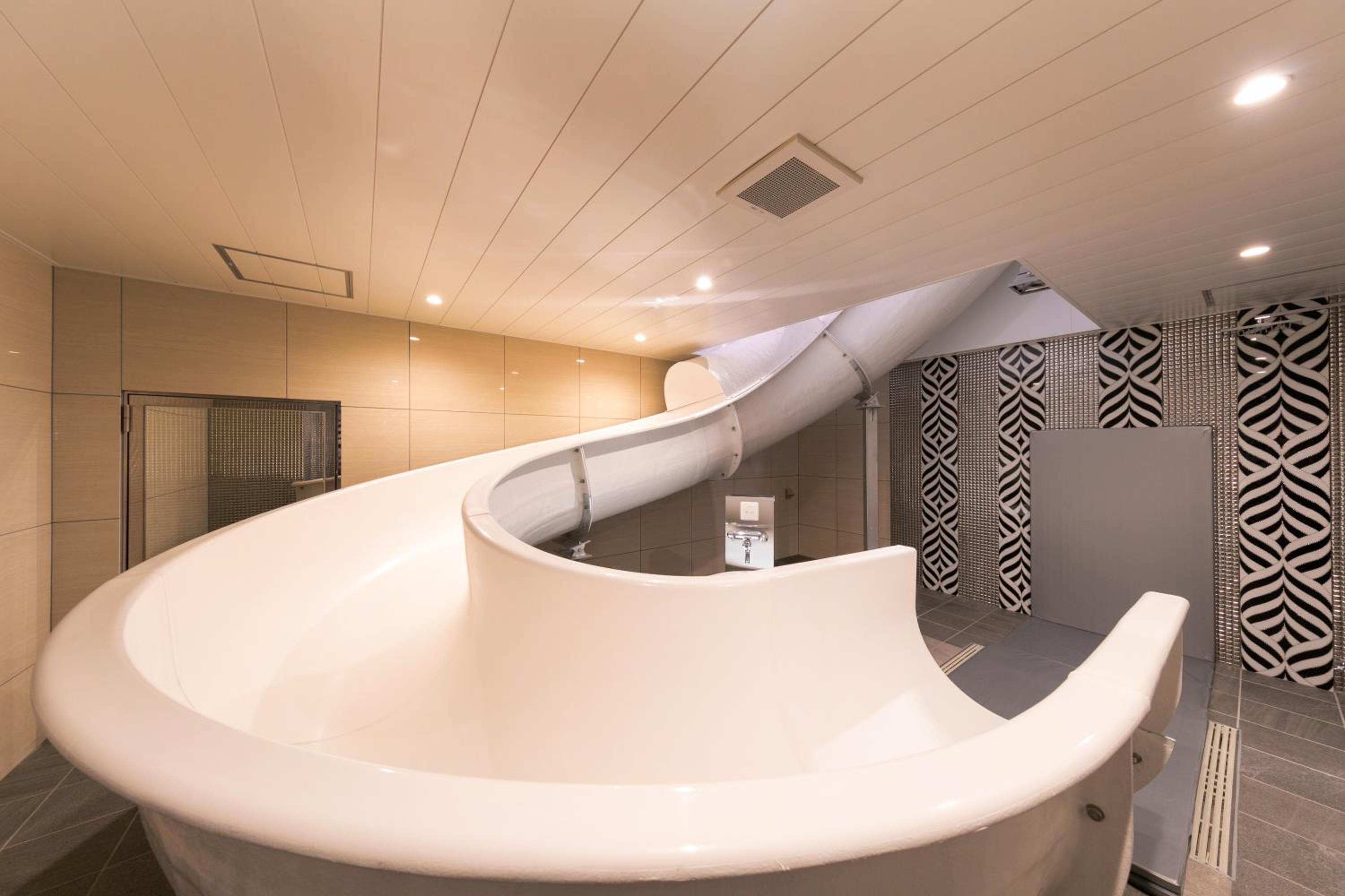 Suite - Photo 9