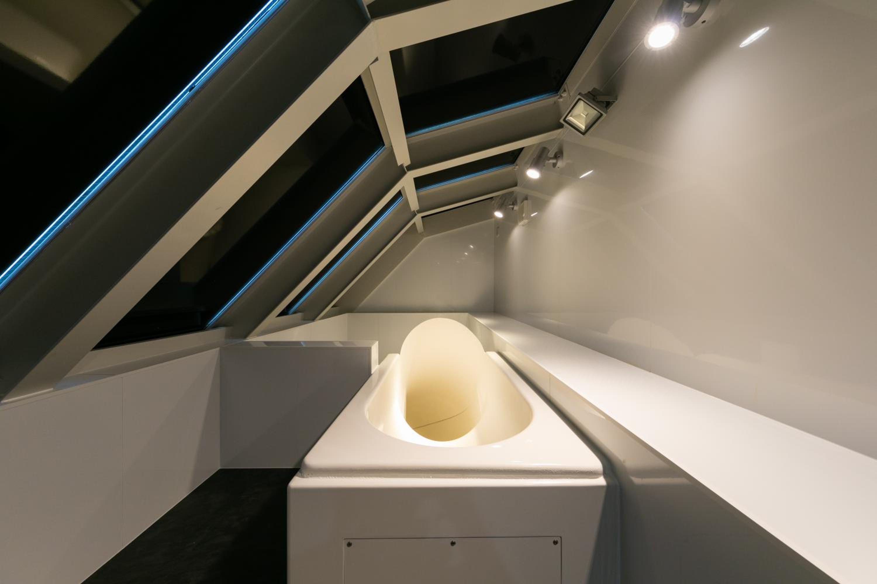 Suite - Photo 10