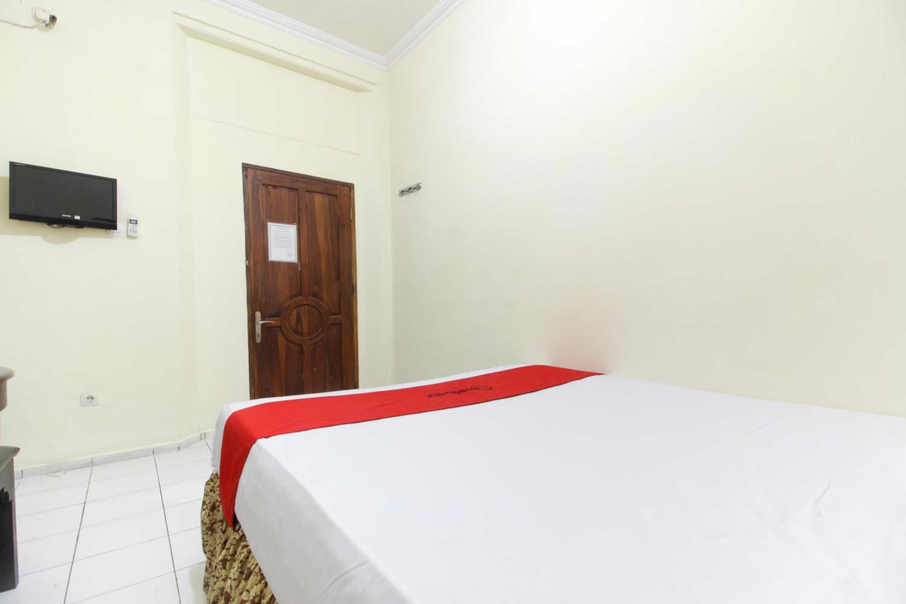Double Room - Photo 5