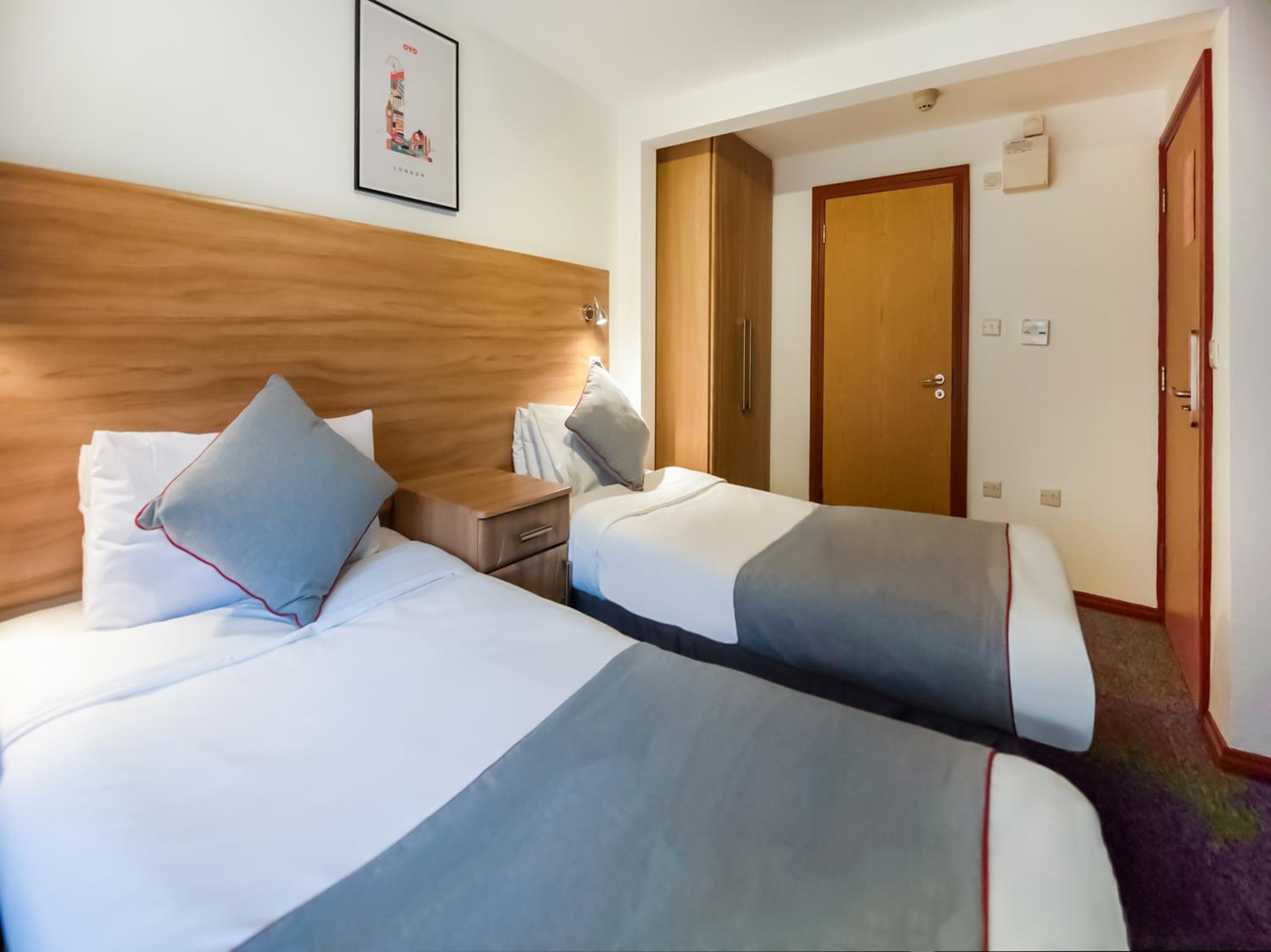 Standard Twin Room photo 2