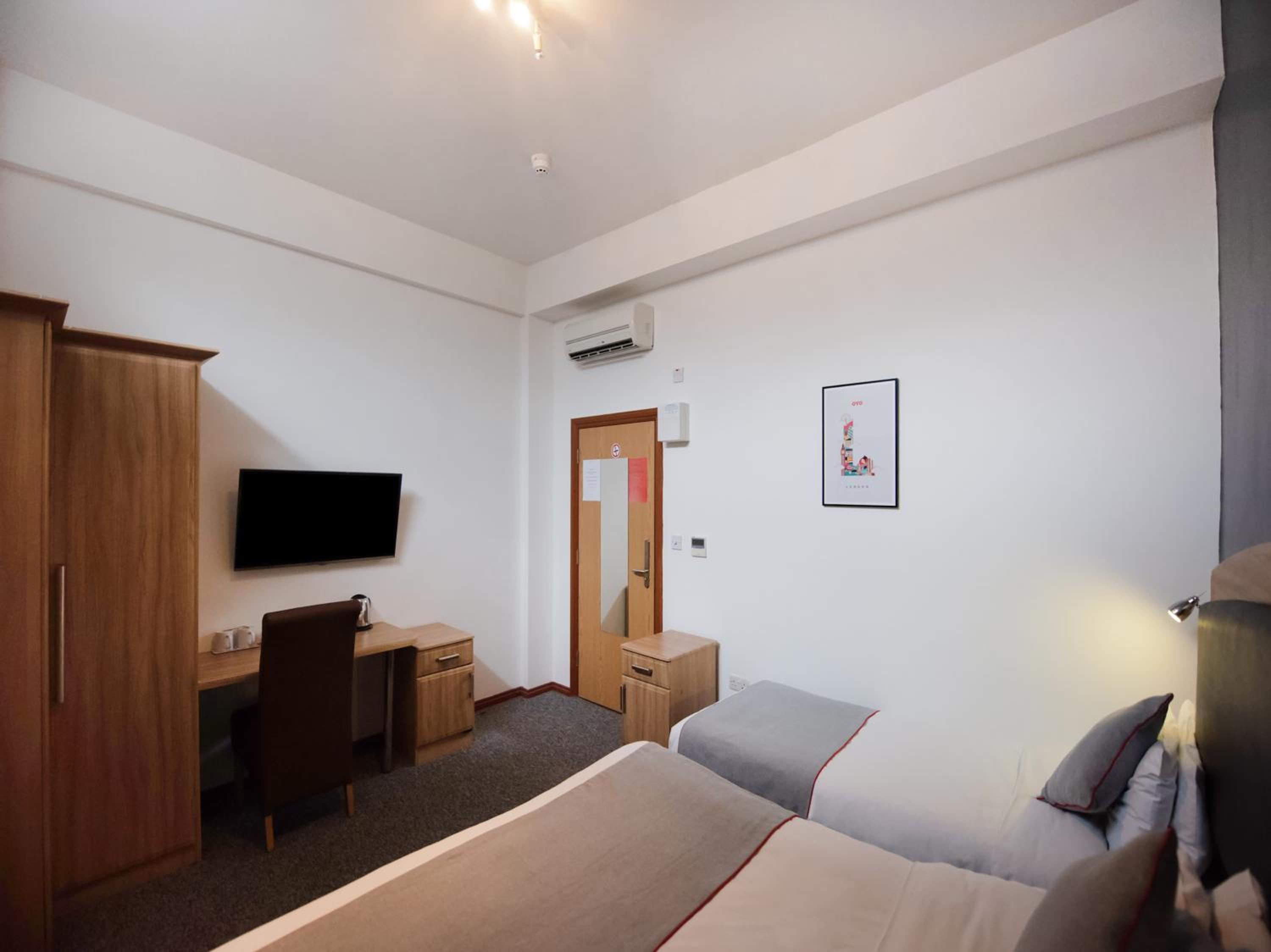 Deluxe Triple Room photo 3