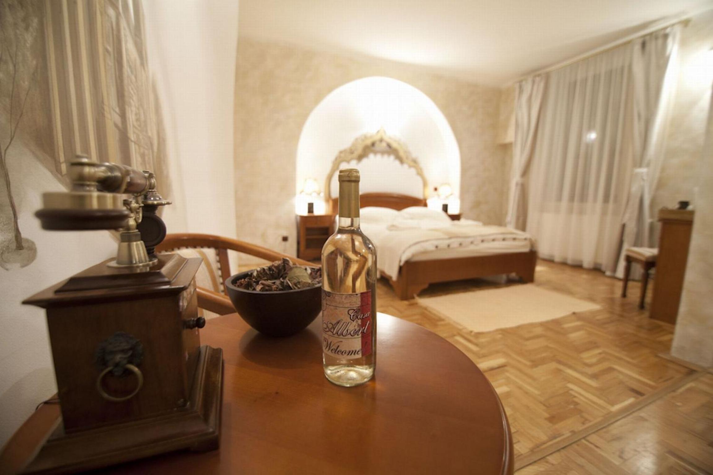 Double Room - Photo 3