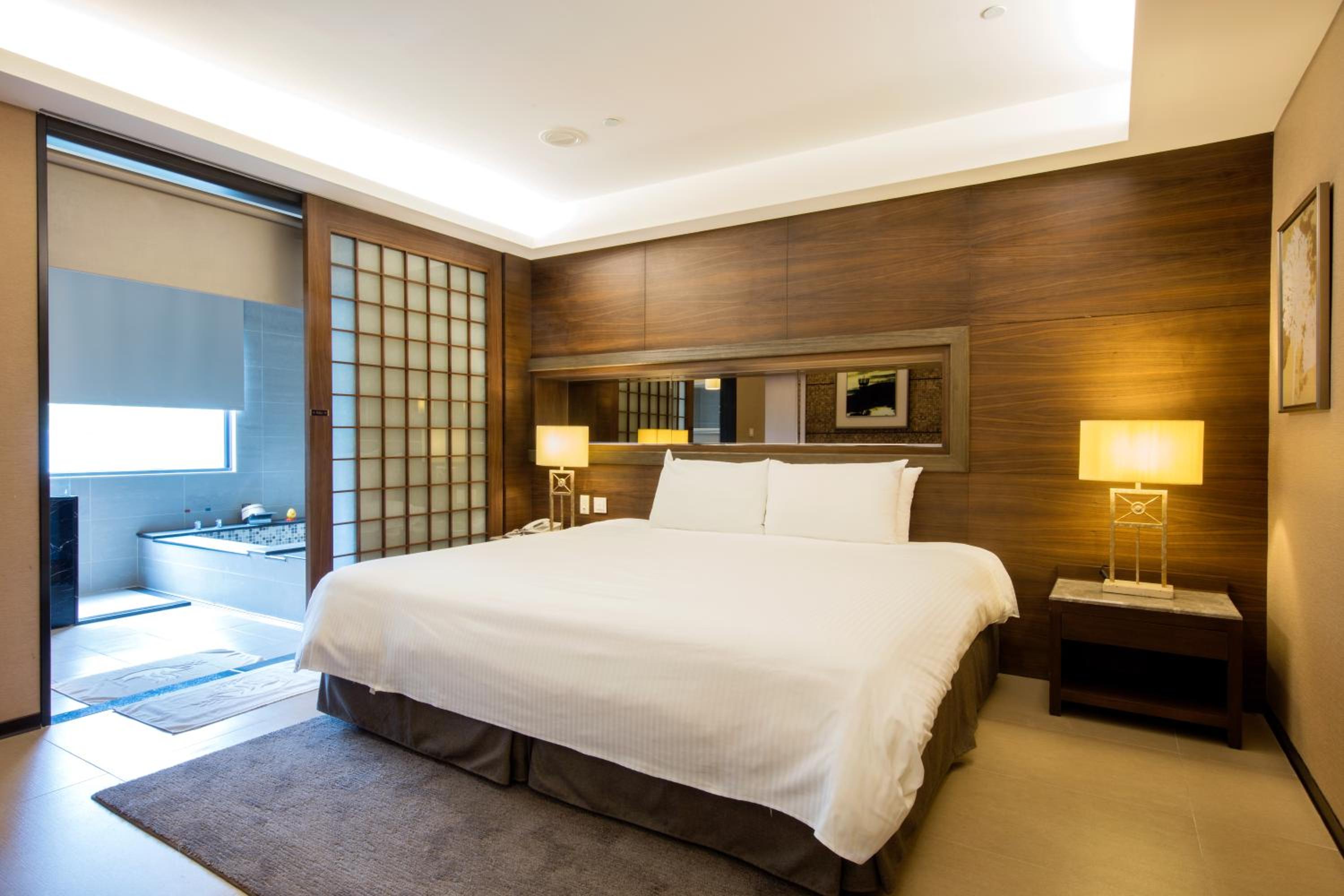 Deluxe Suite - Hotel Area - Photo 6