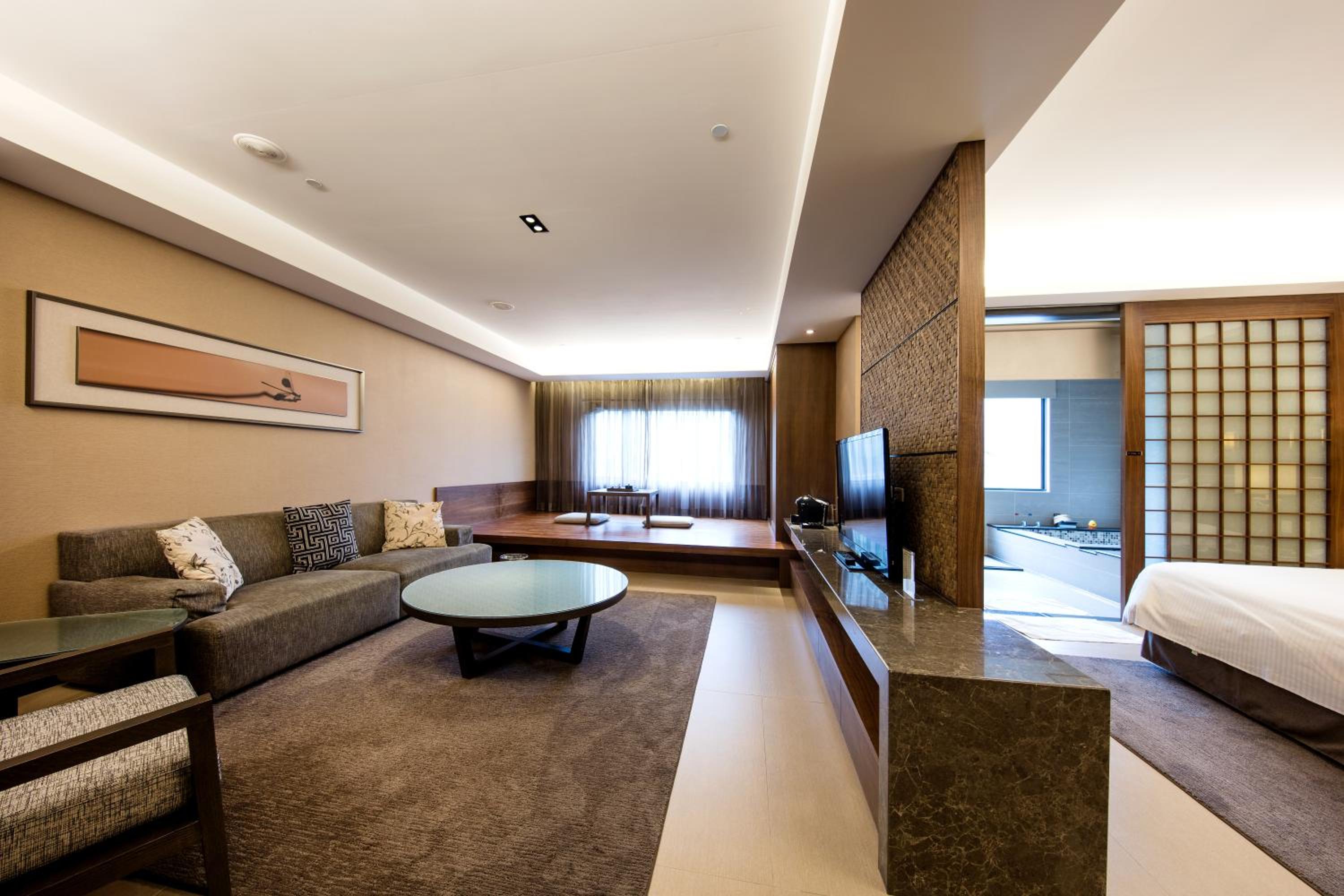 Deluxe Suite - Hotel Area - Photo 2