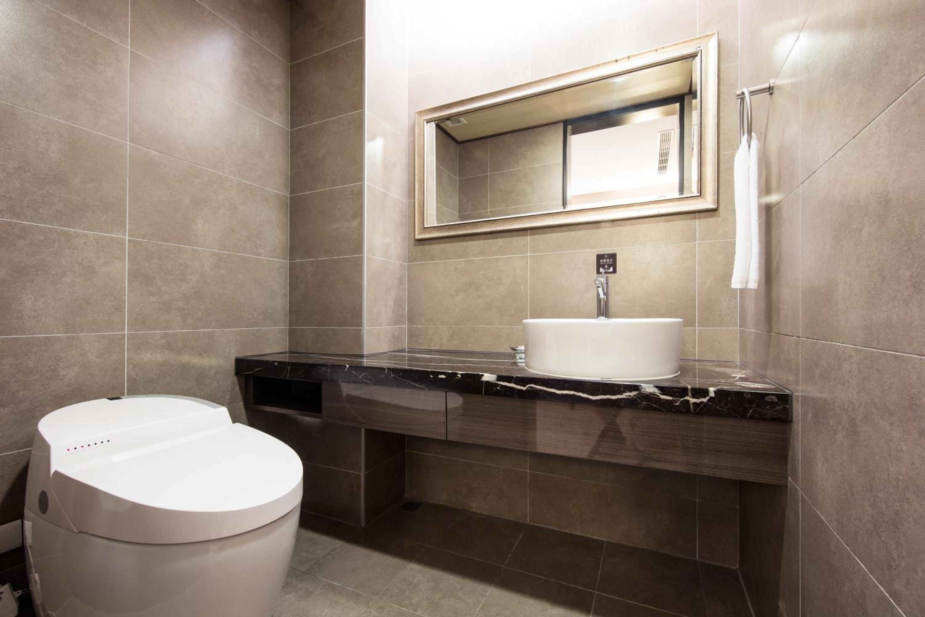 Deluxe Suite - Hotel Area - Photo 7