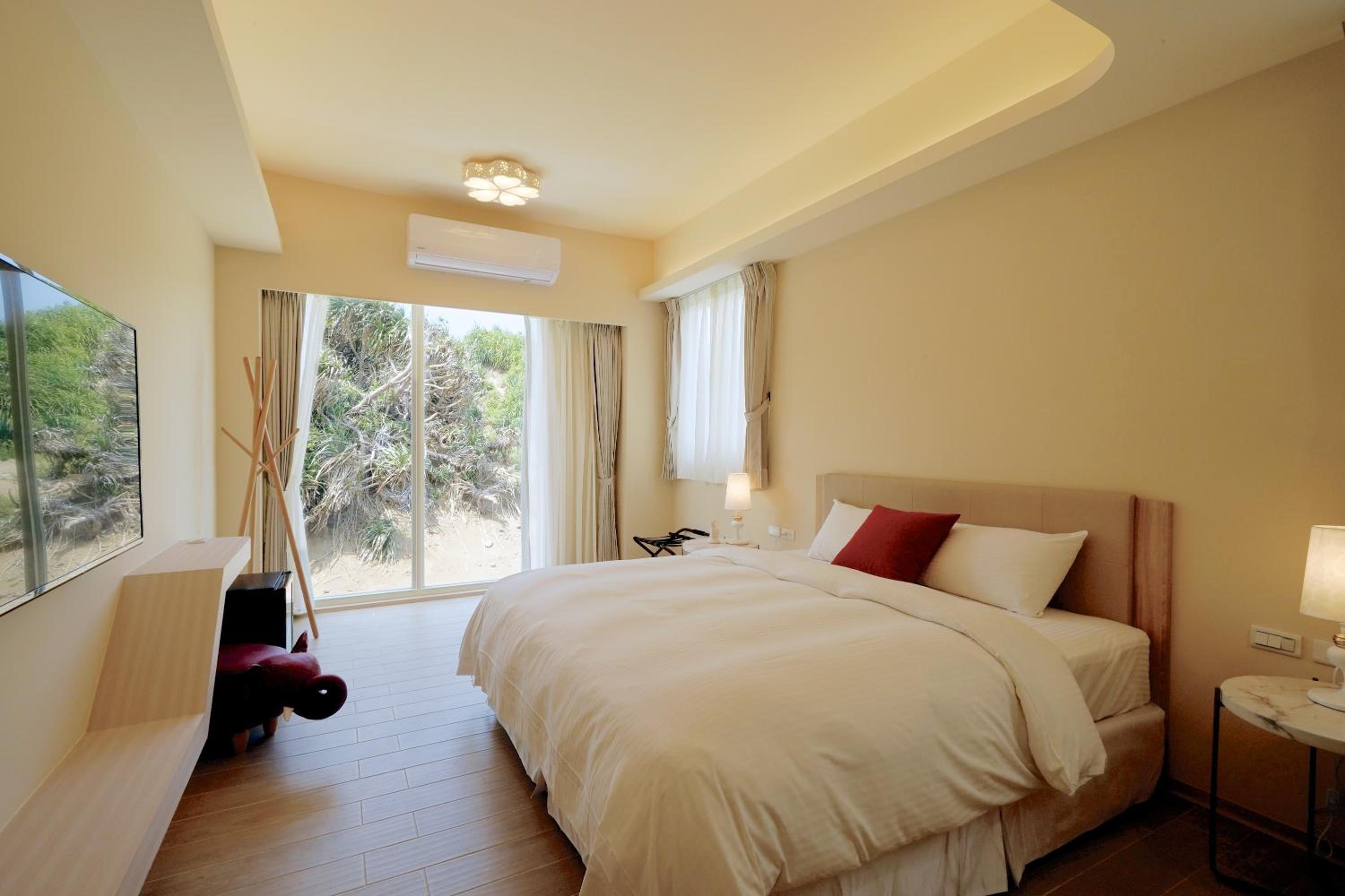 King Room with Mountain View photo 1