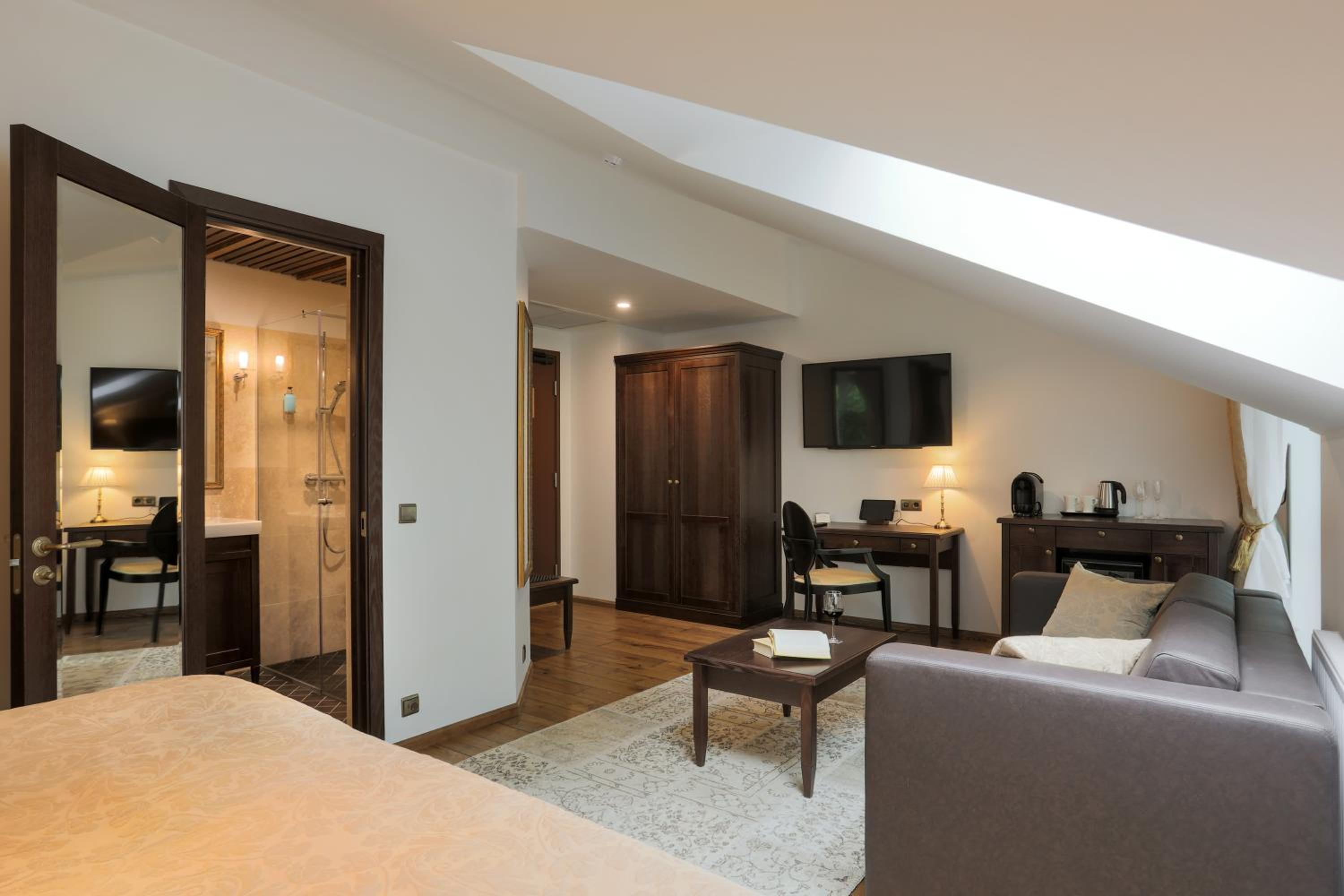 Zen Deluxe Junior Suite with SPA Bath - Photo 12