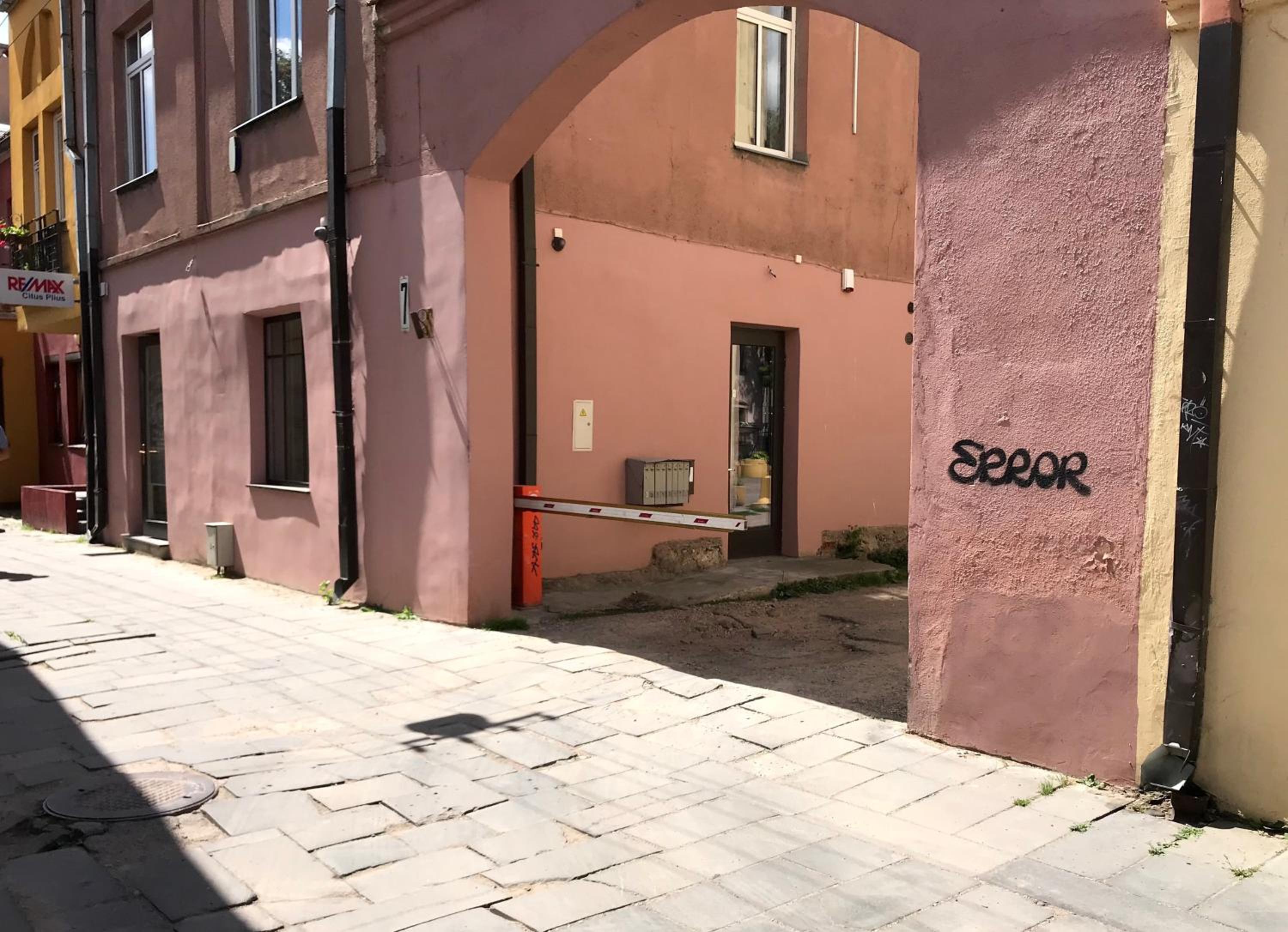 Apartment - Photo 25