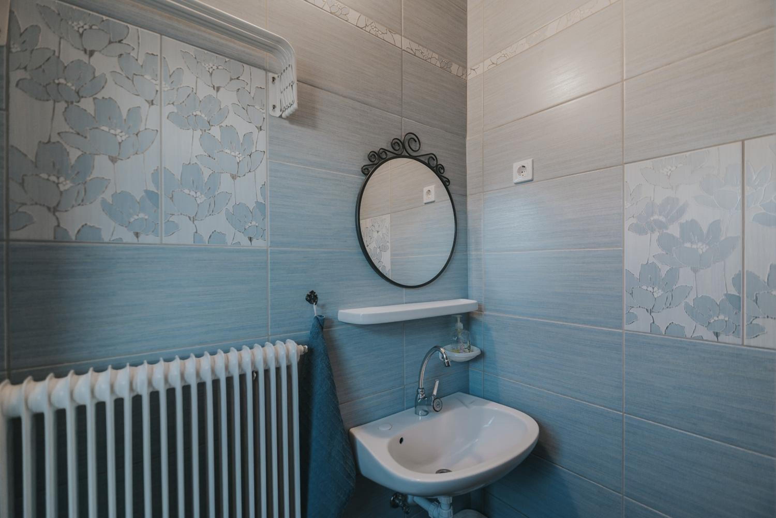 Two-Bedroom Apartment - Photo 7