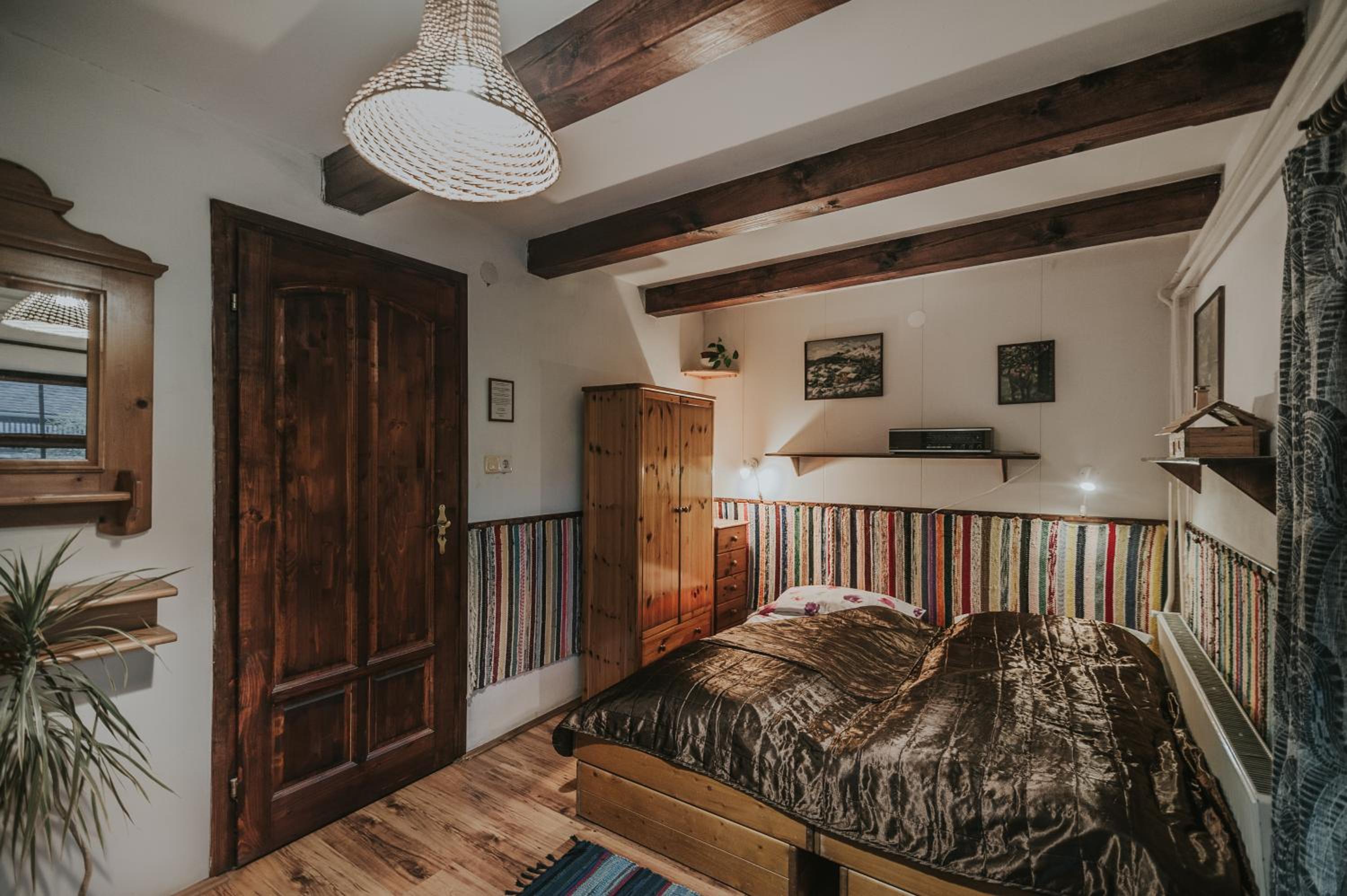One-Bedroom Apartment - Photo 8