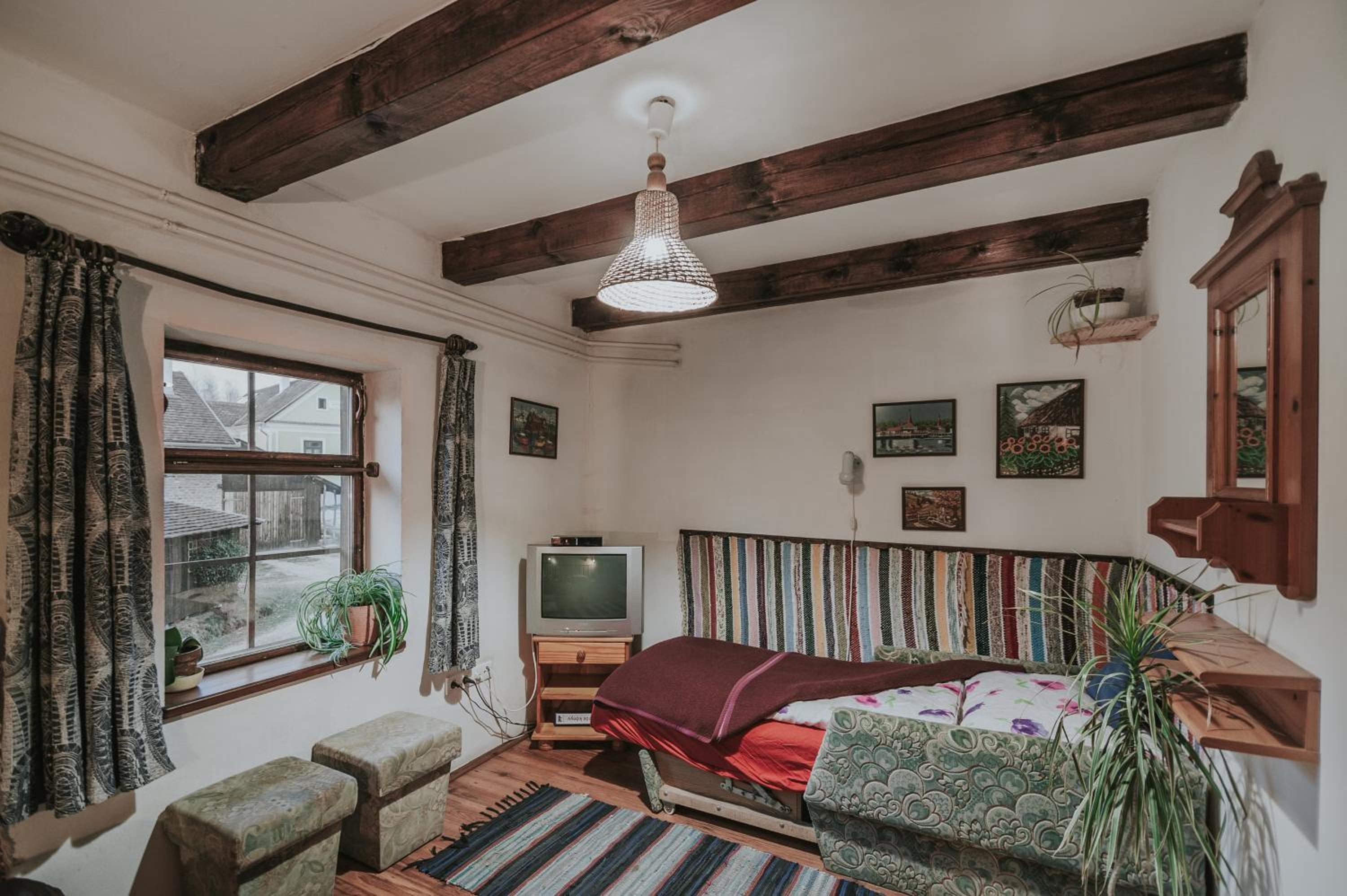 One-Bedroom Apartment - Photo 9