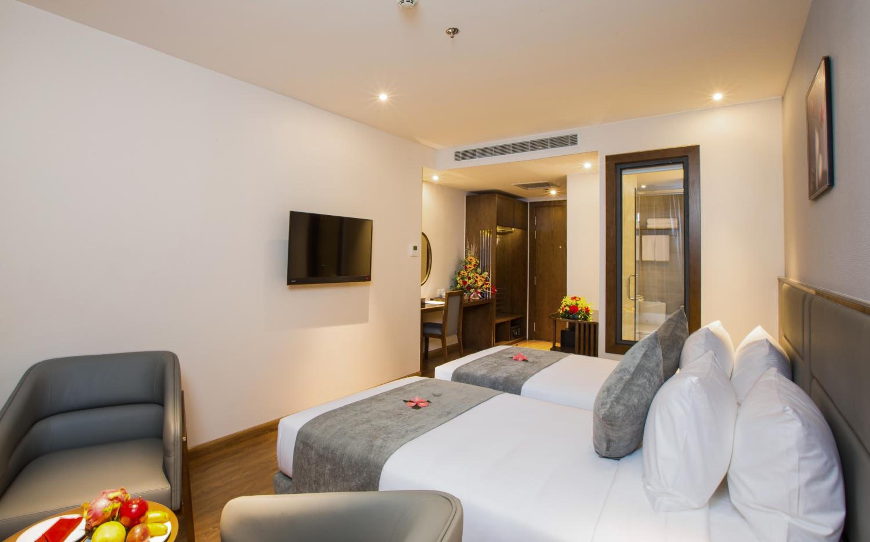 Deluxe Double or Twin Room with Sea View - Photo 10