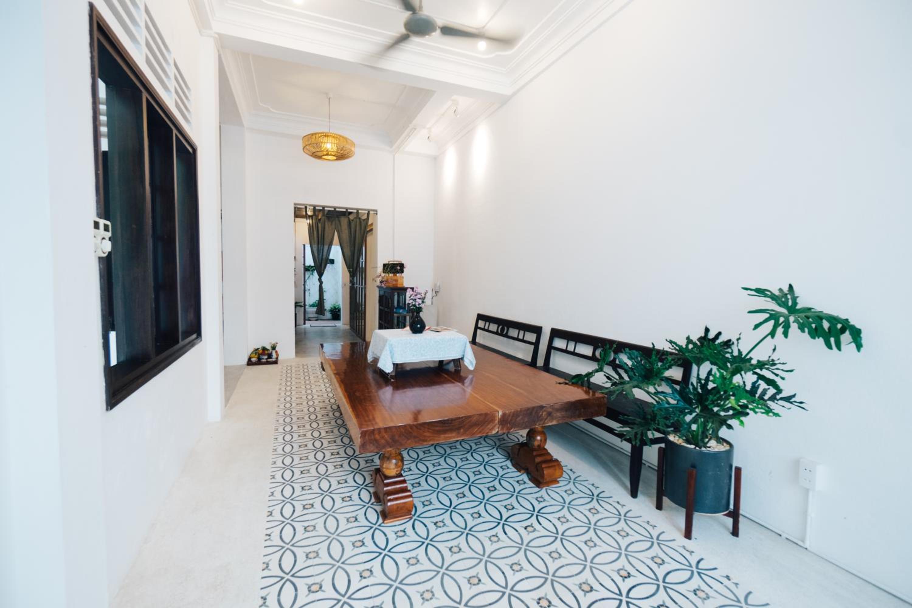 Family Room with Private Bathroom - Photo 9