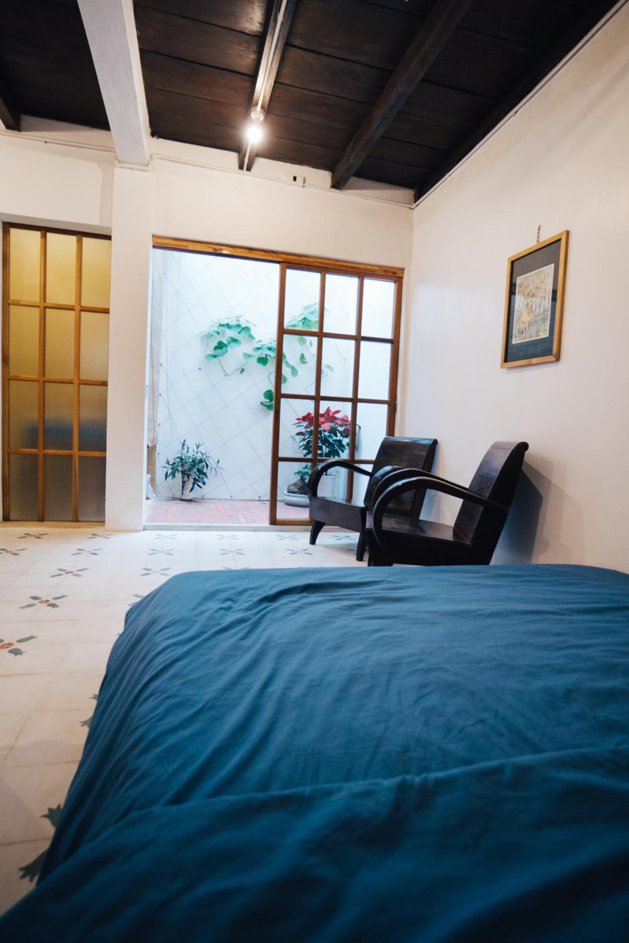 Family Room with Private Bathroom - Photo 2
