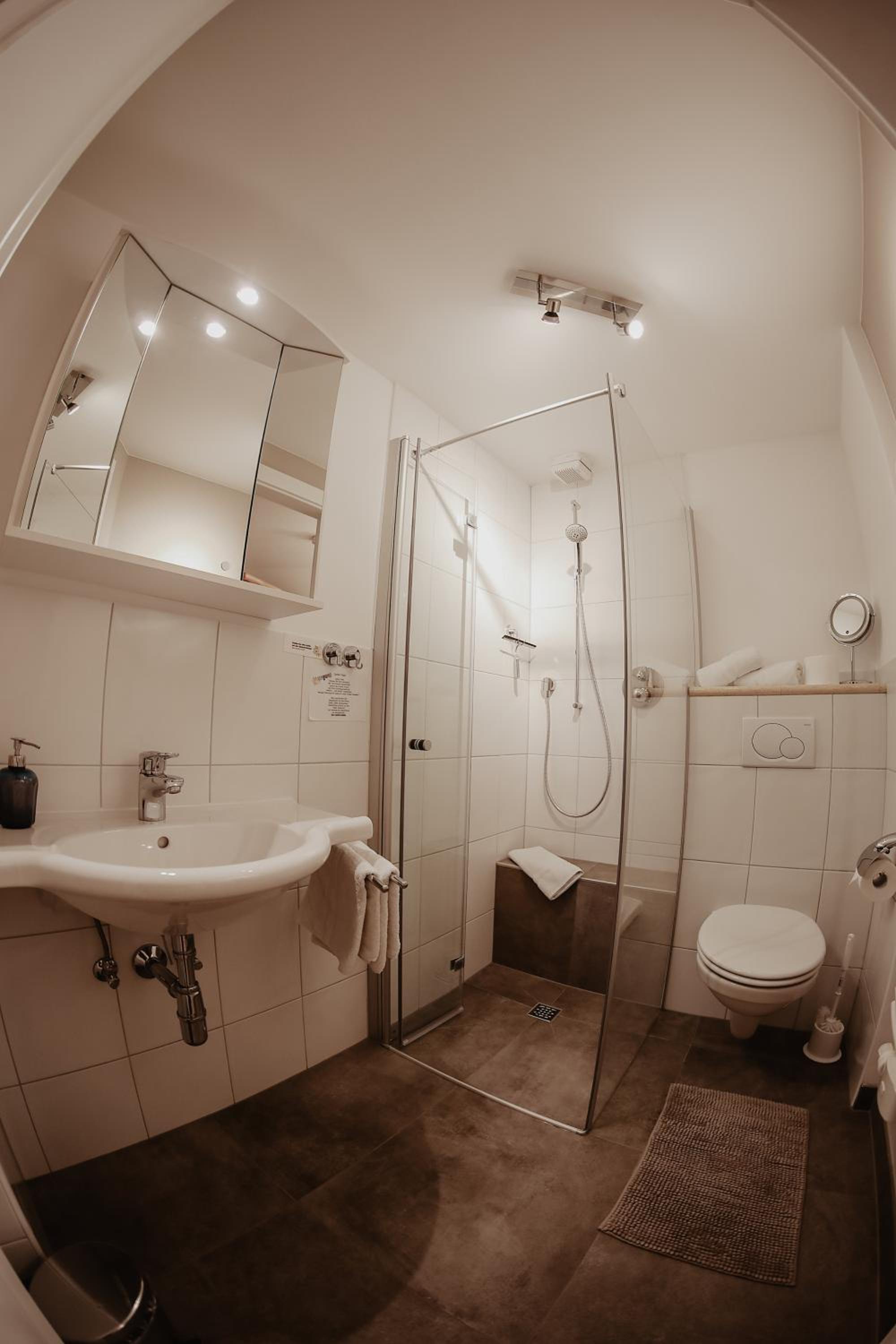 One-Bedroom Apartment with Balcony photo 2