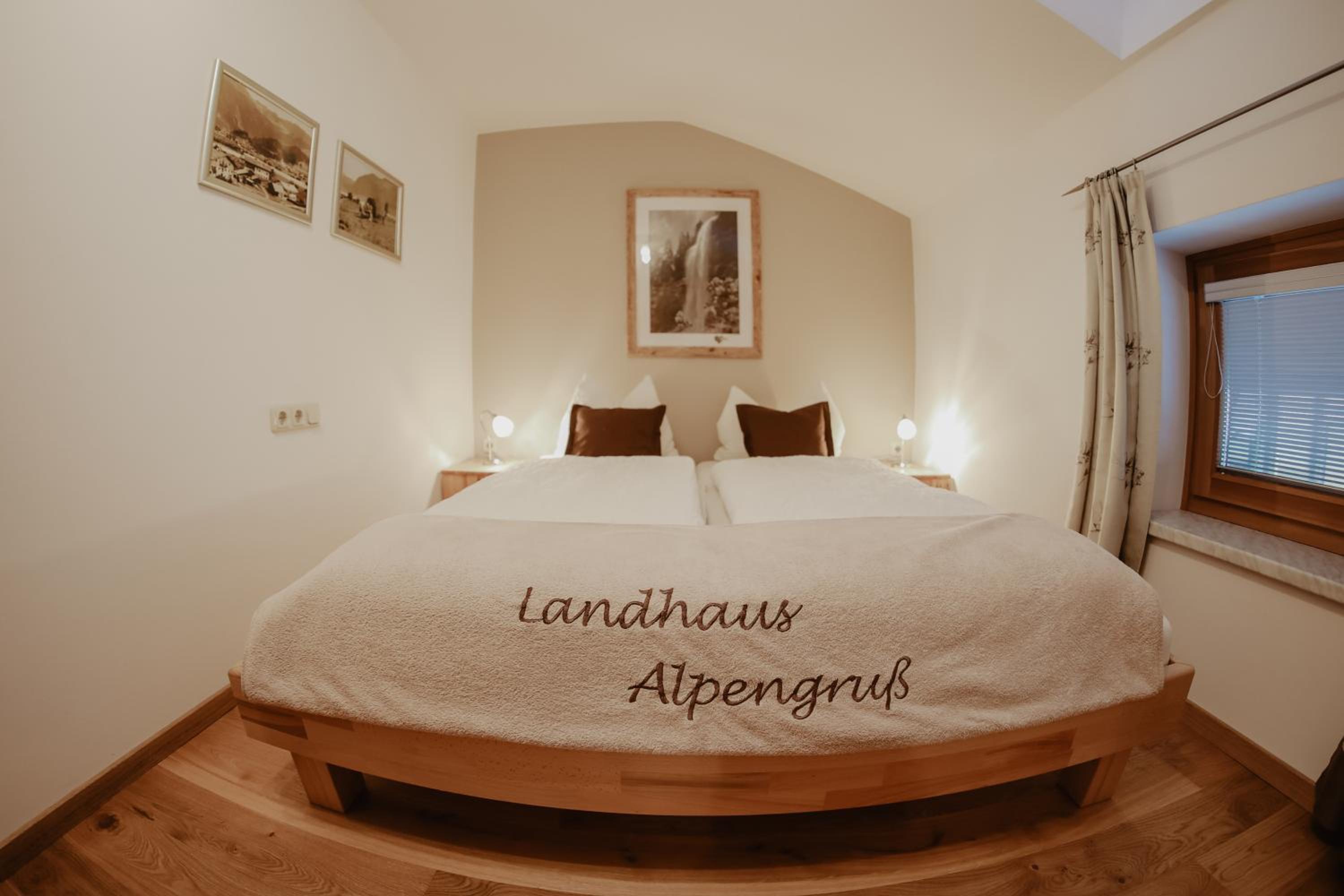 One-Bedroom Apartment with Balcony photo 1