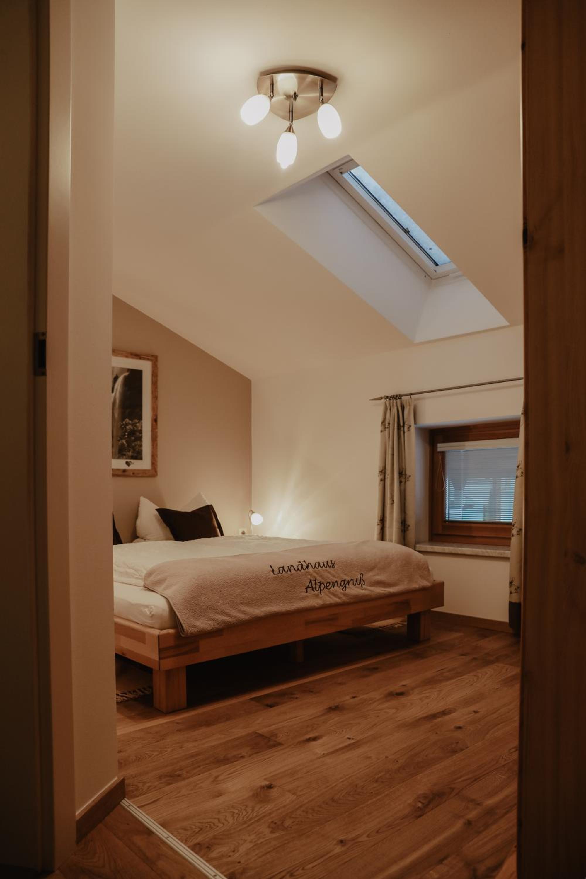 One-Bedroom Apartment with Balcony photo 3