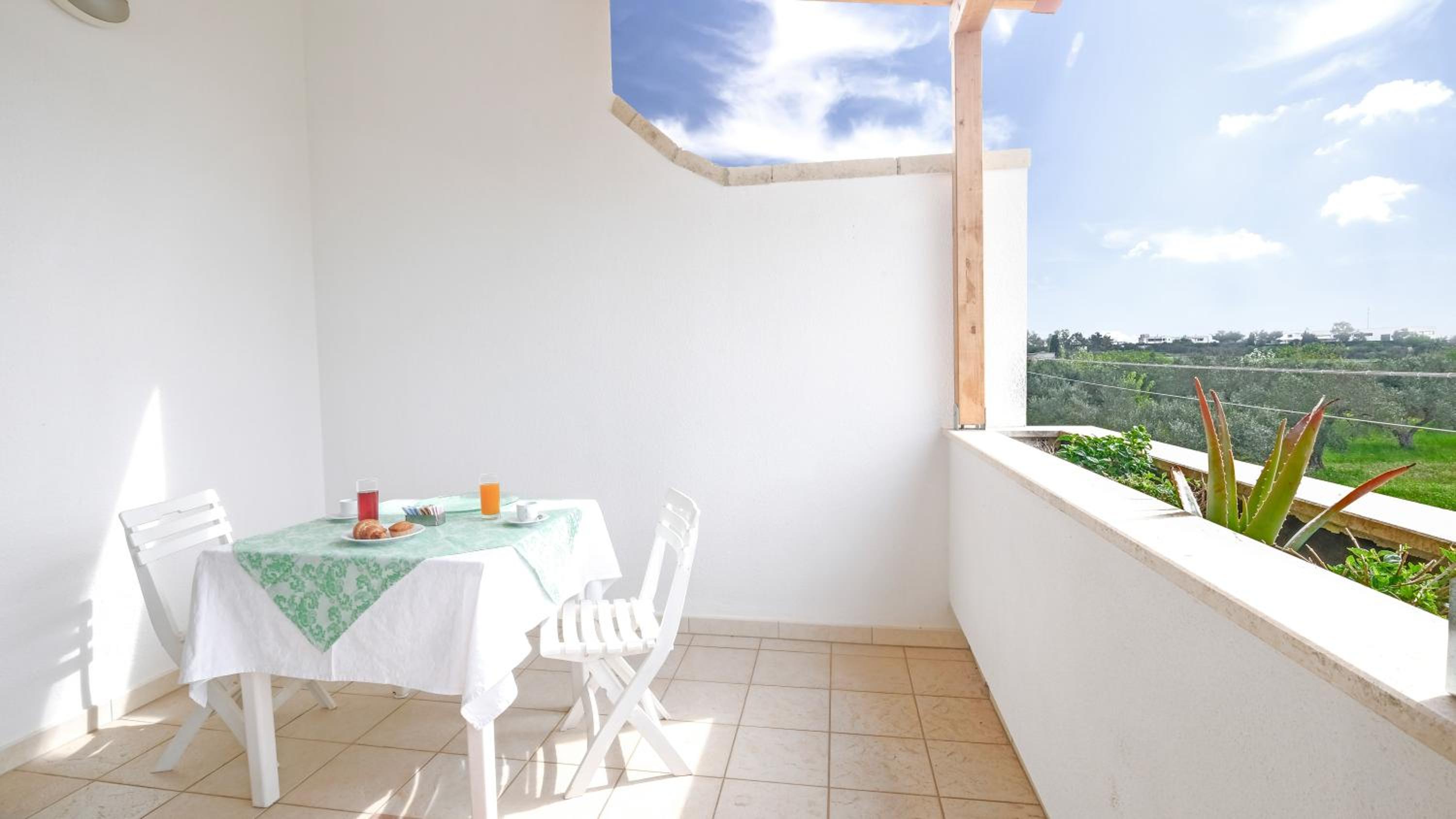 Double Room with Balcony photo 3
