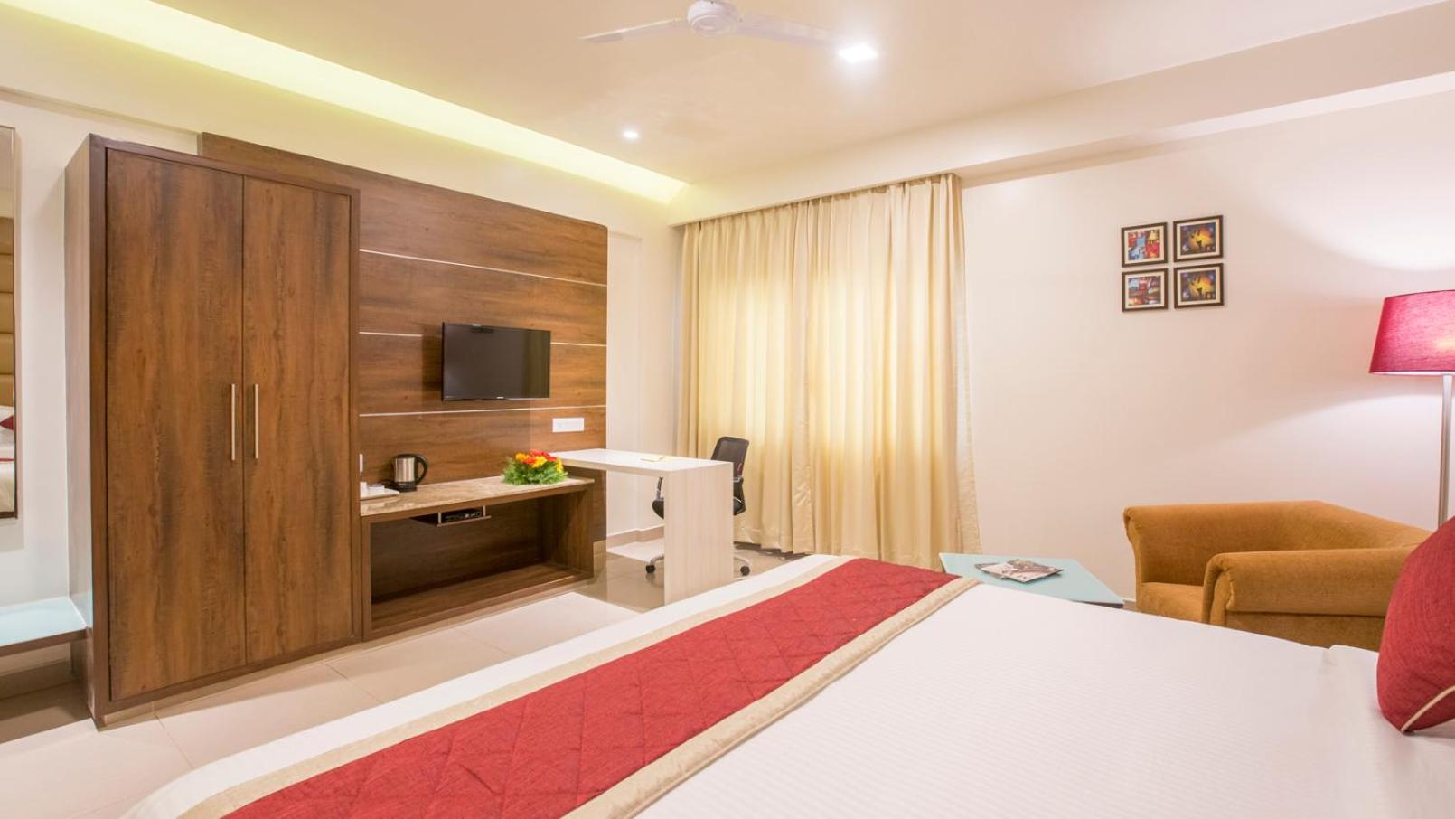 Deluxe Room - Photo 13