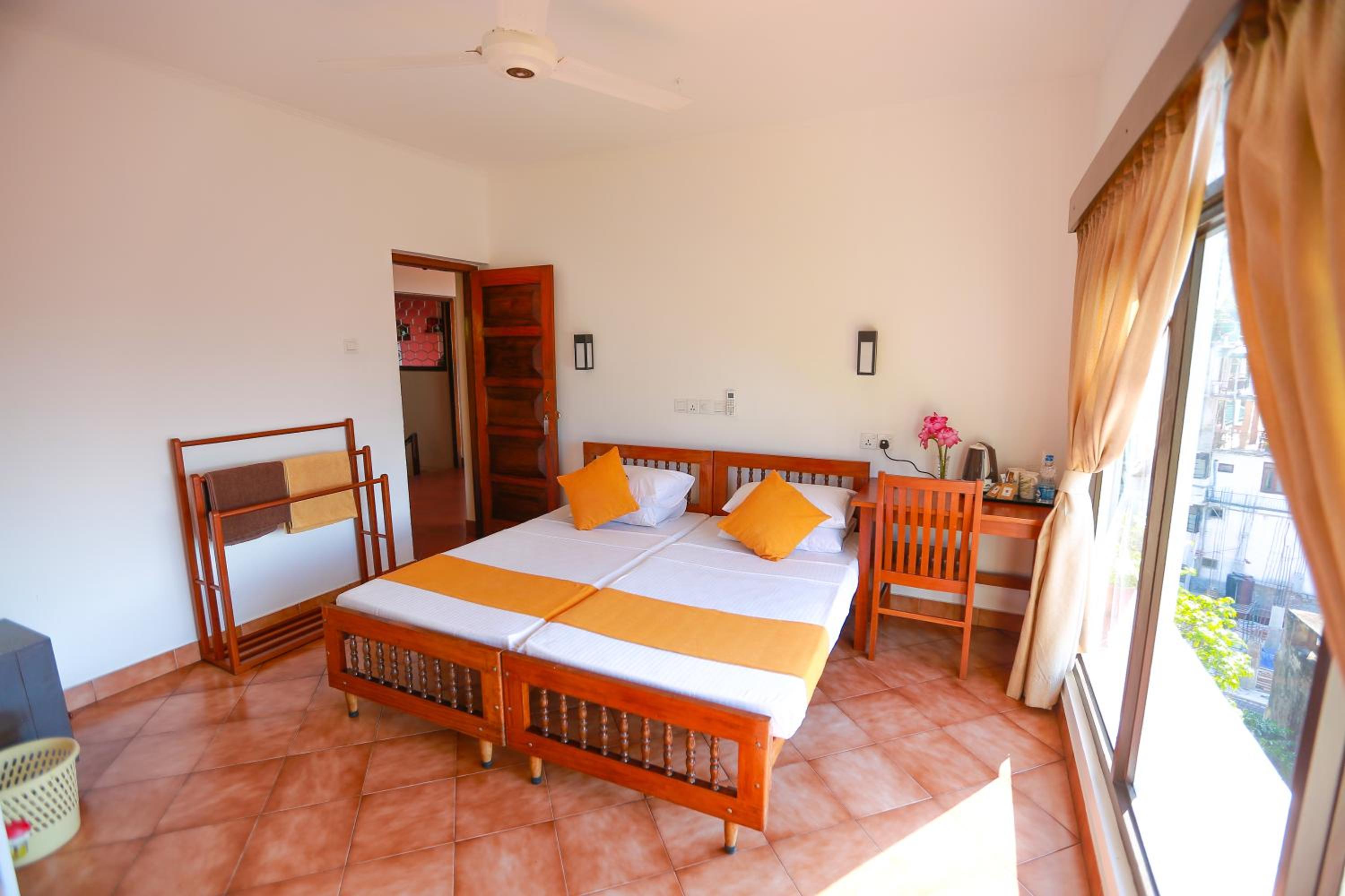 Double or Twin Room with Lake View photo 3