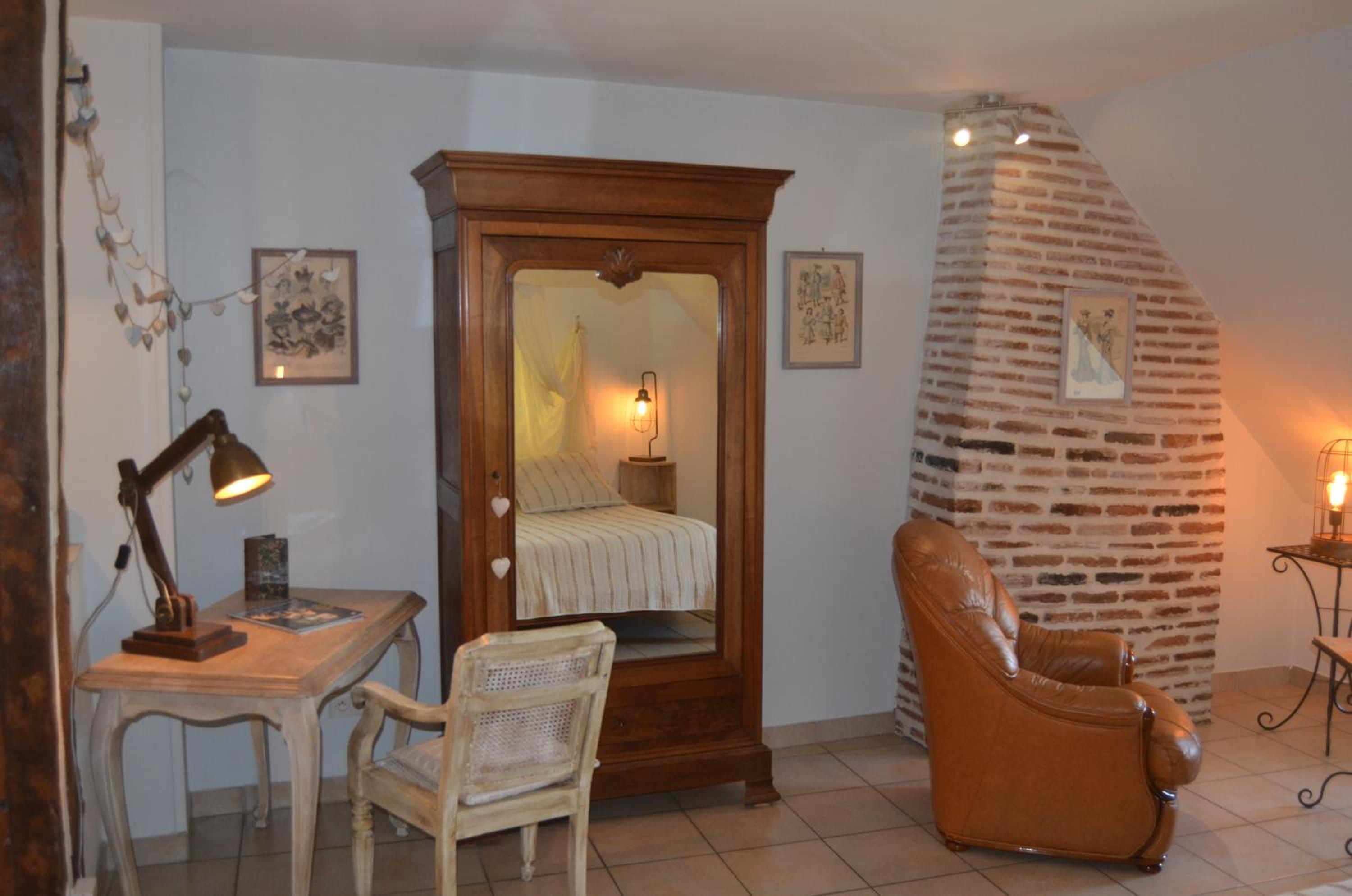 Large Double Room photo 2