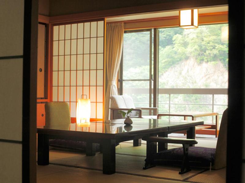 Japanese-Style Quadruple Room photo 3