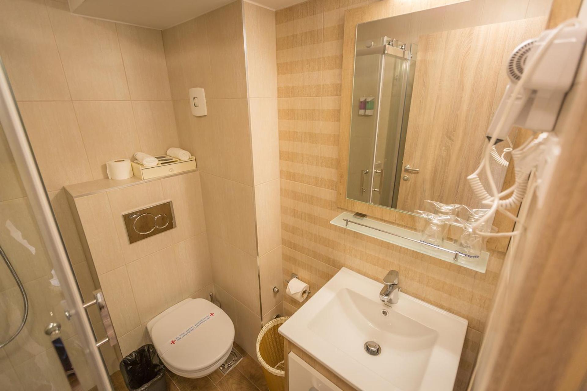 Superior Twin Room - Photo 11