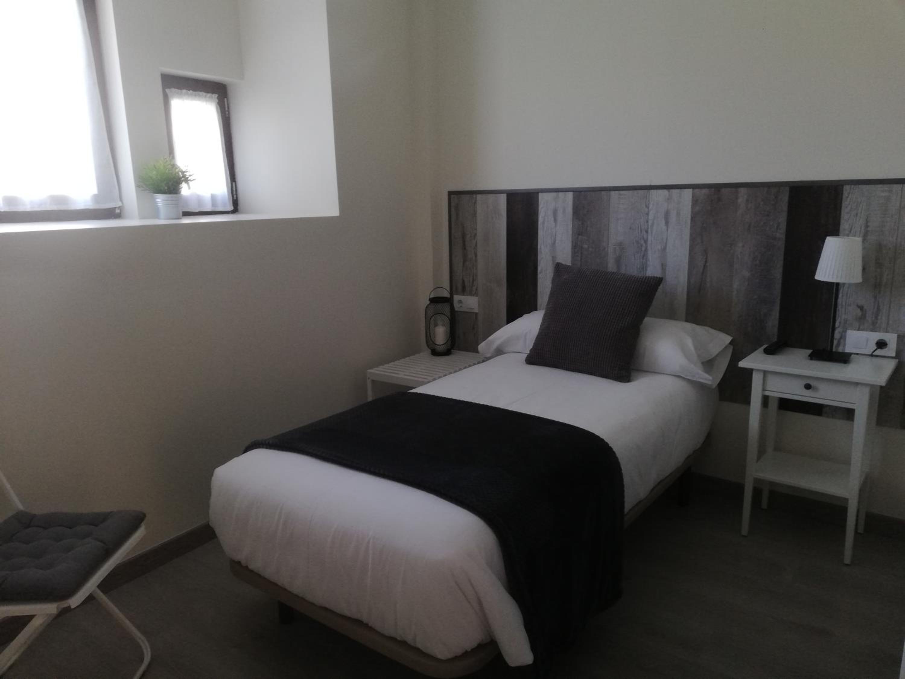 Single Room - Disability Access photo 1