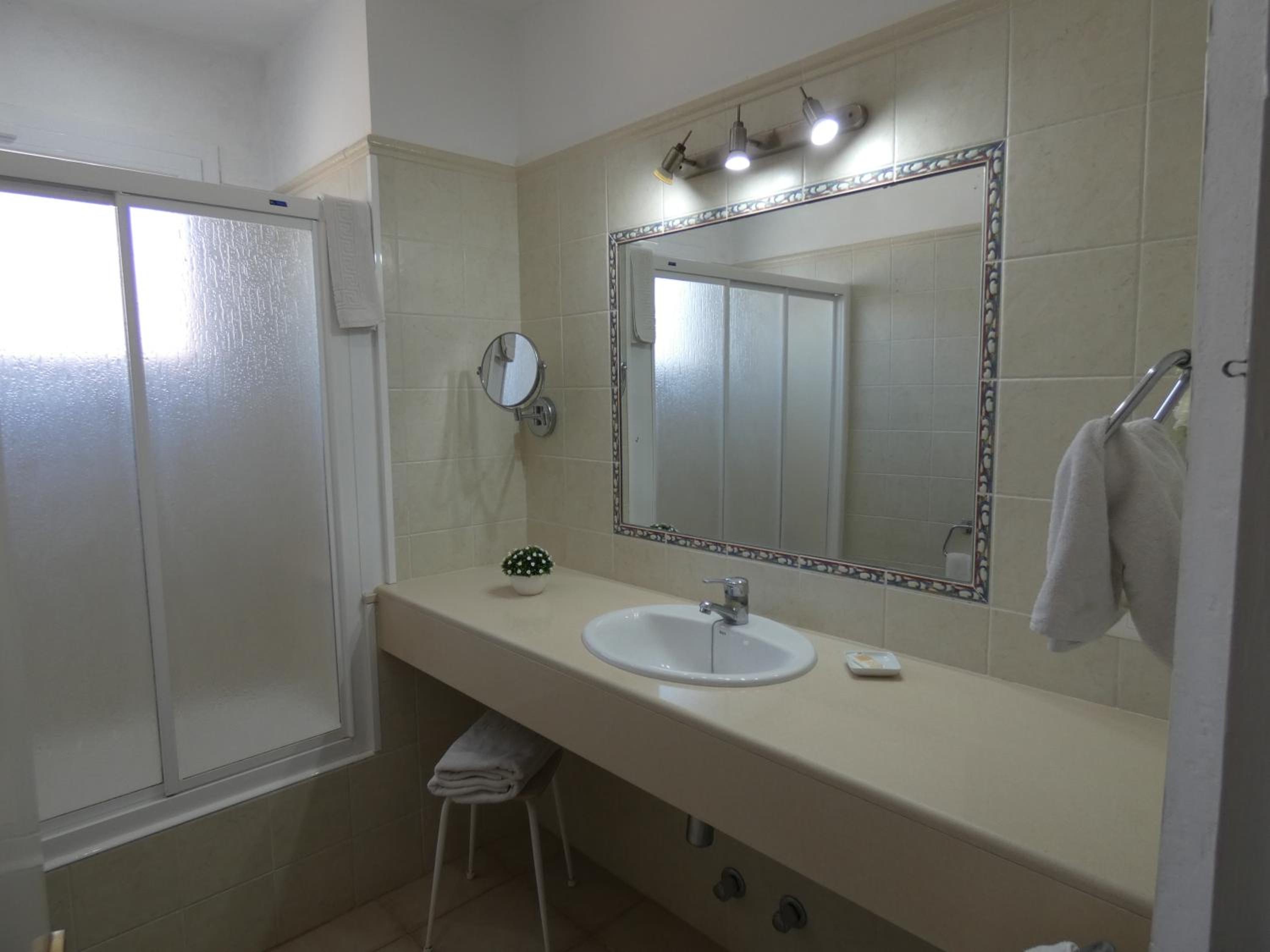 Budget Triple Room photo 3