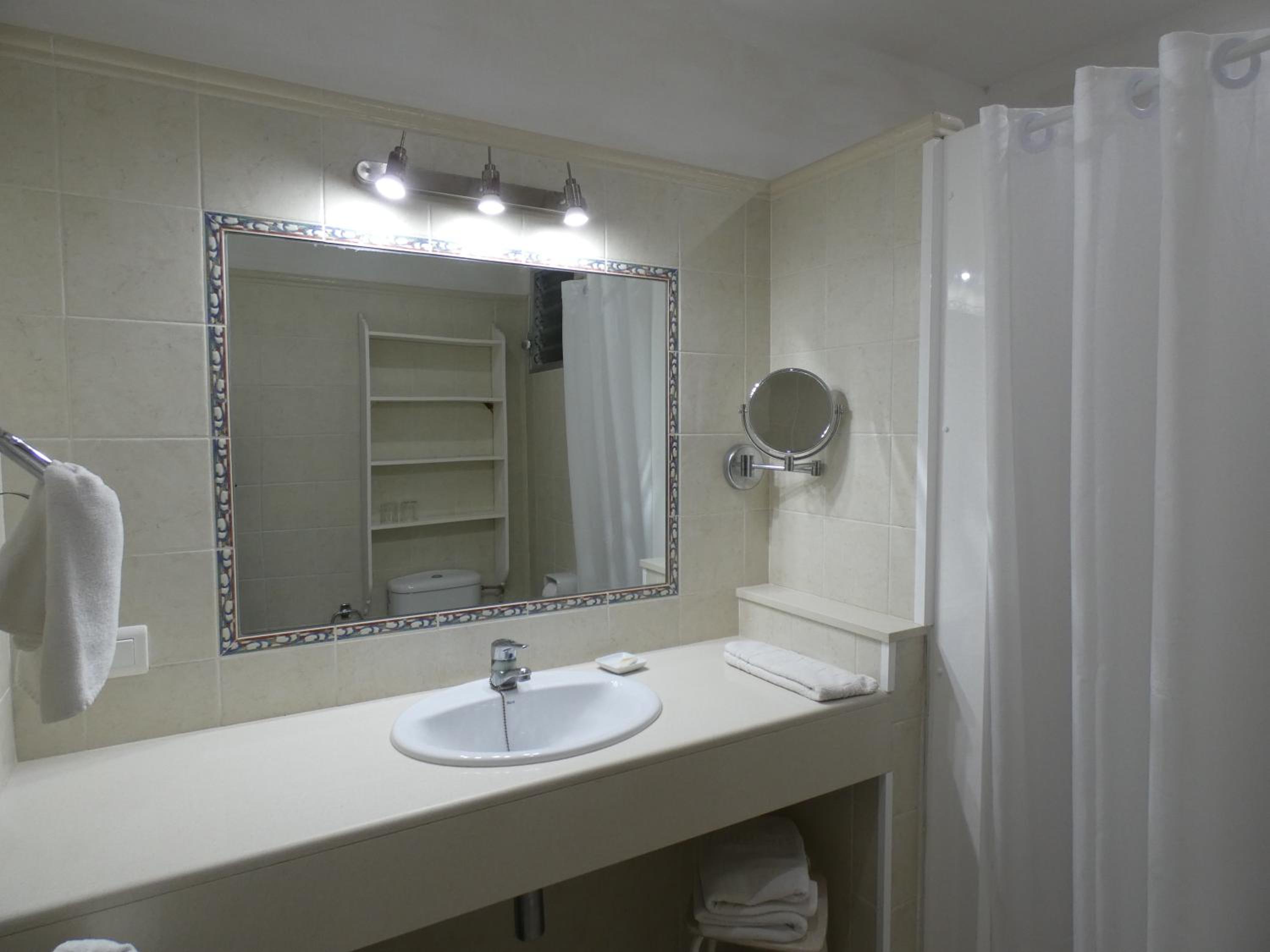 Budget Twin Room photo 3