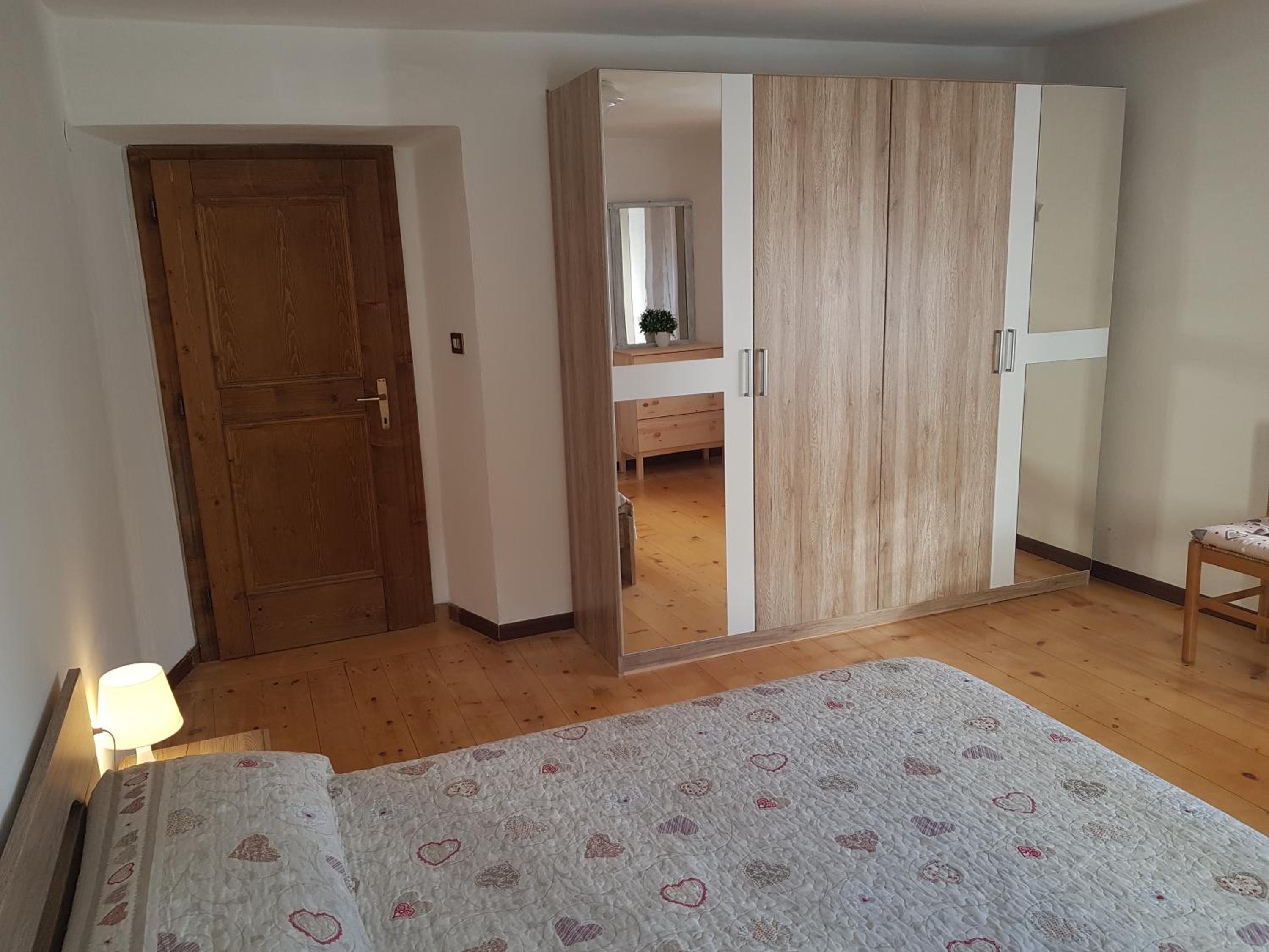 Apartment with Mountain View photo 2
