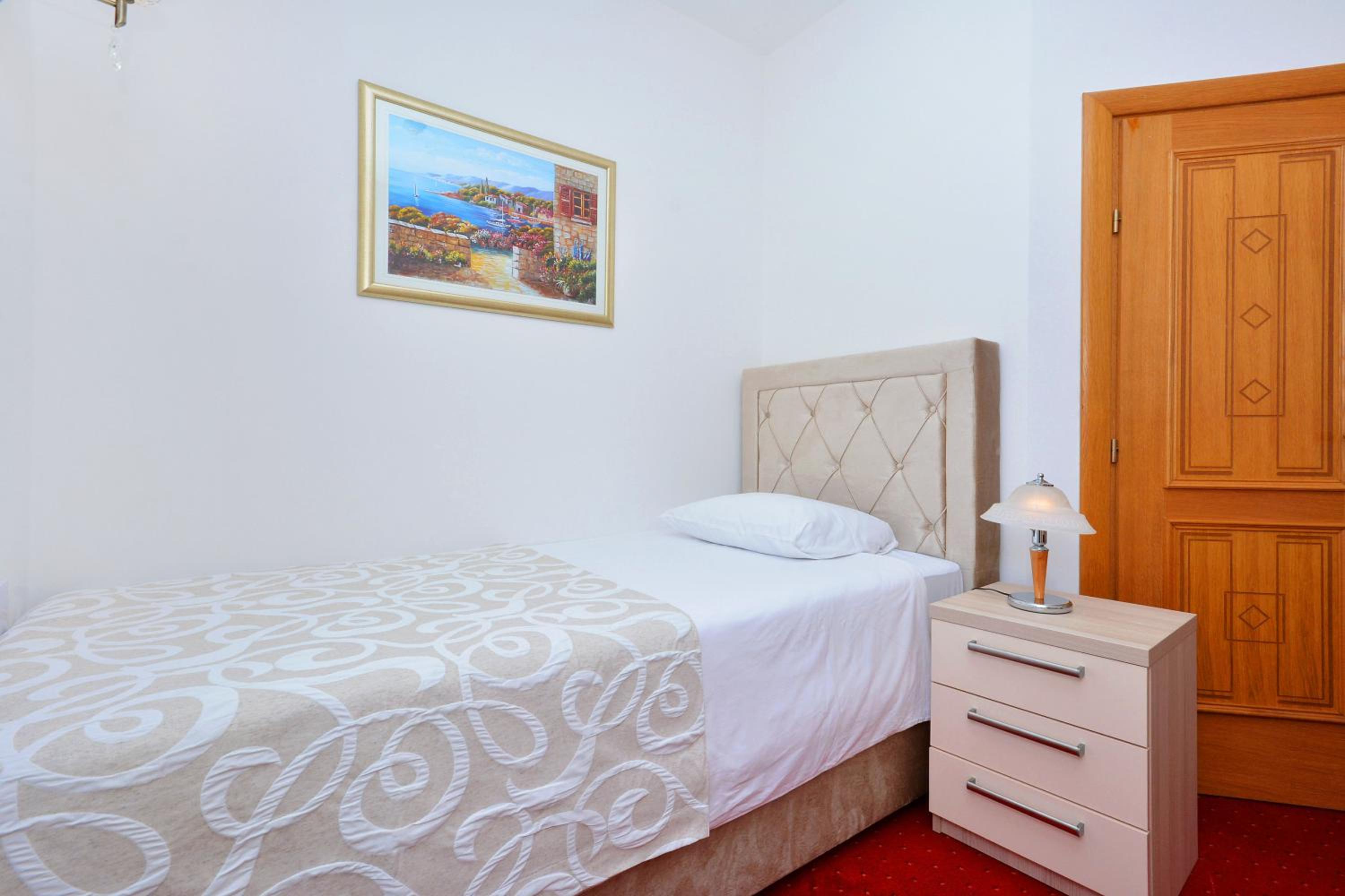 Single Room photo 1