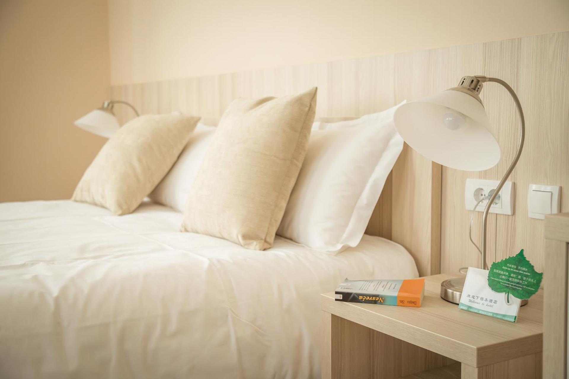 Standard Double or Twin Room - Photo 5