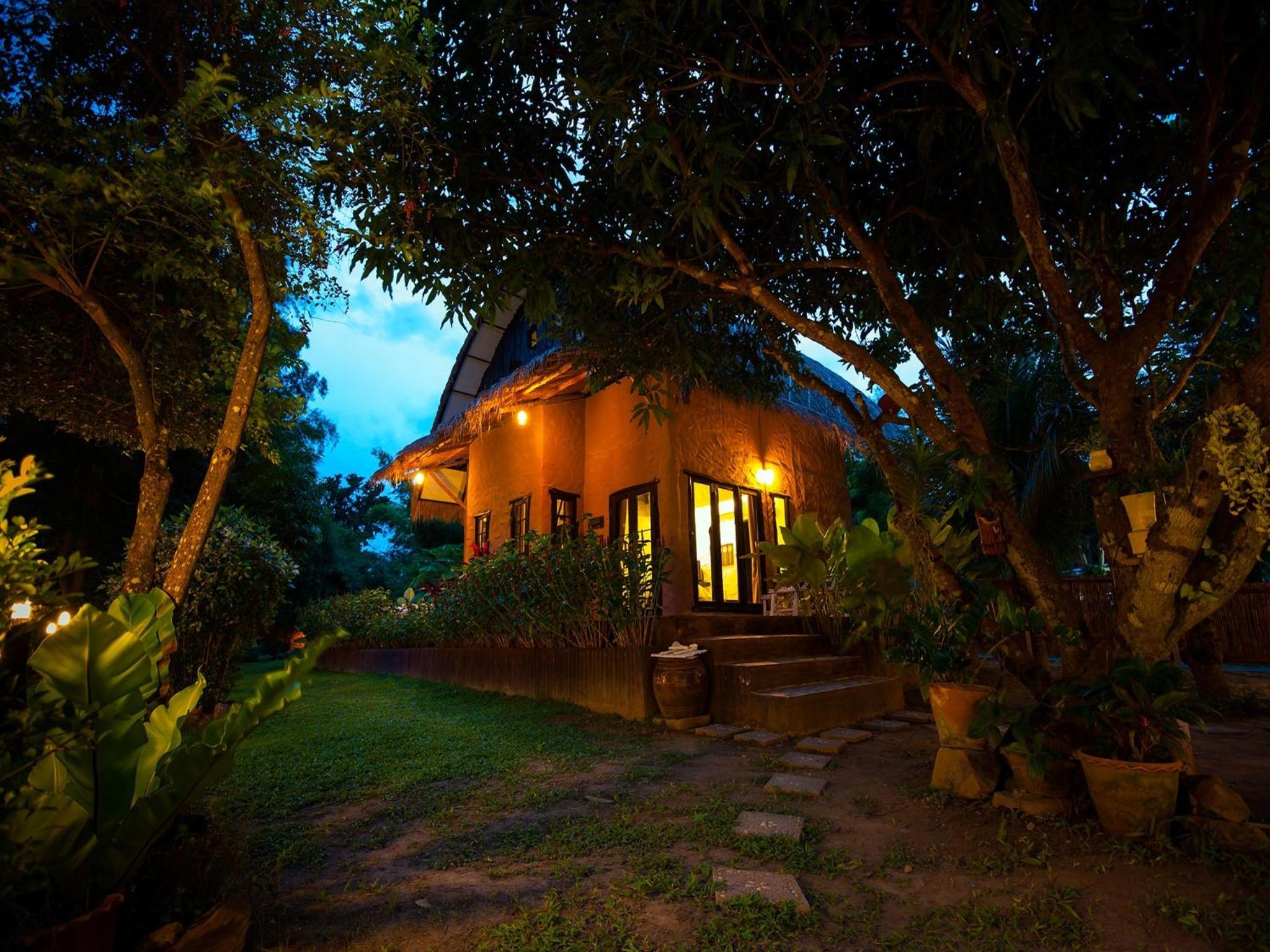 Two-Bedroom Bungalow (4 Adults) photo 2
