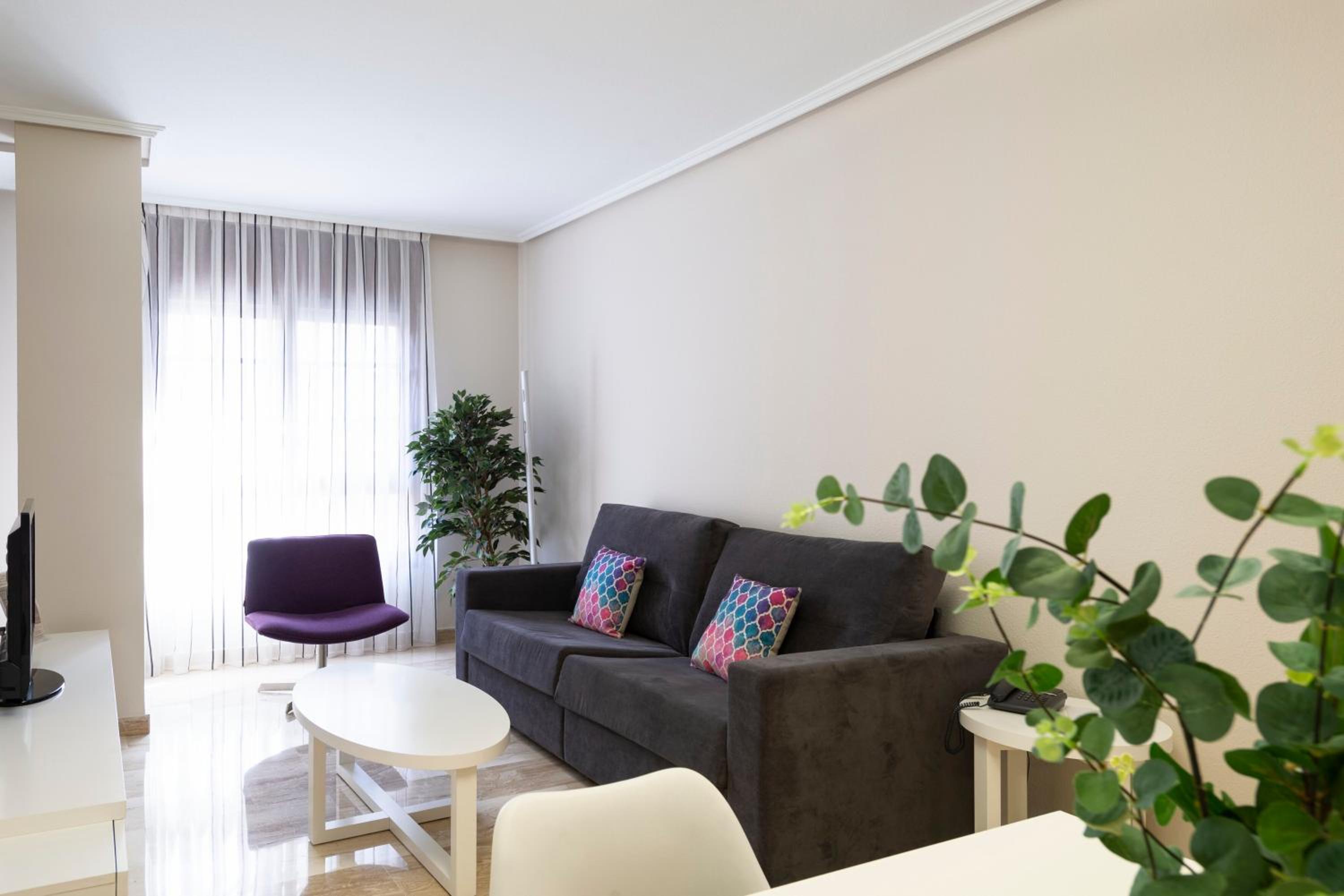 1 Bedroom Apartment (2 Adults) - Photo 6