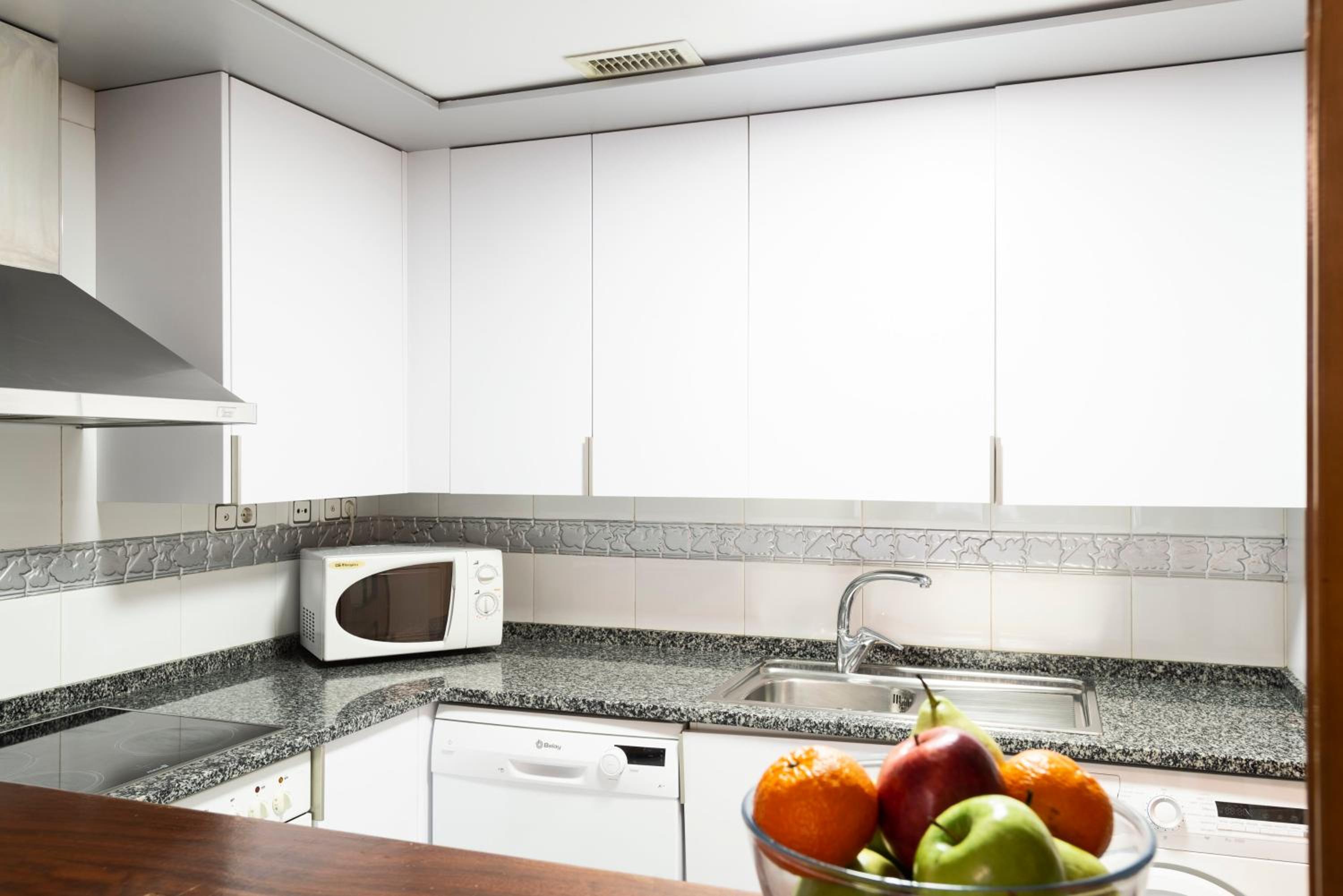 1 Bedroom Apartment (2 Adults) - Photo 4