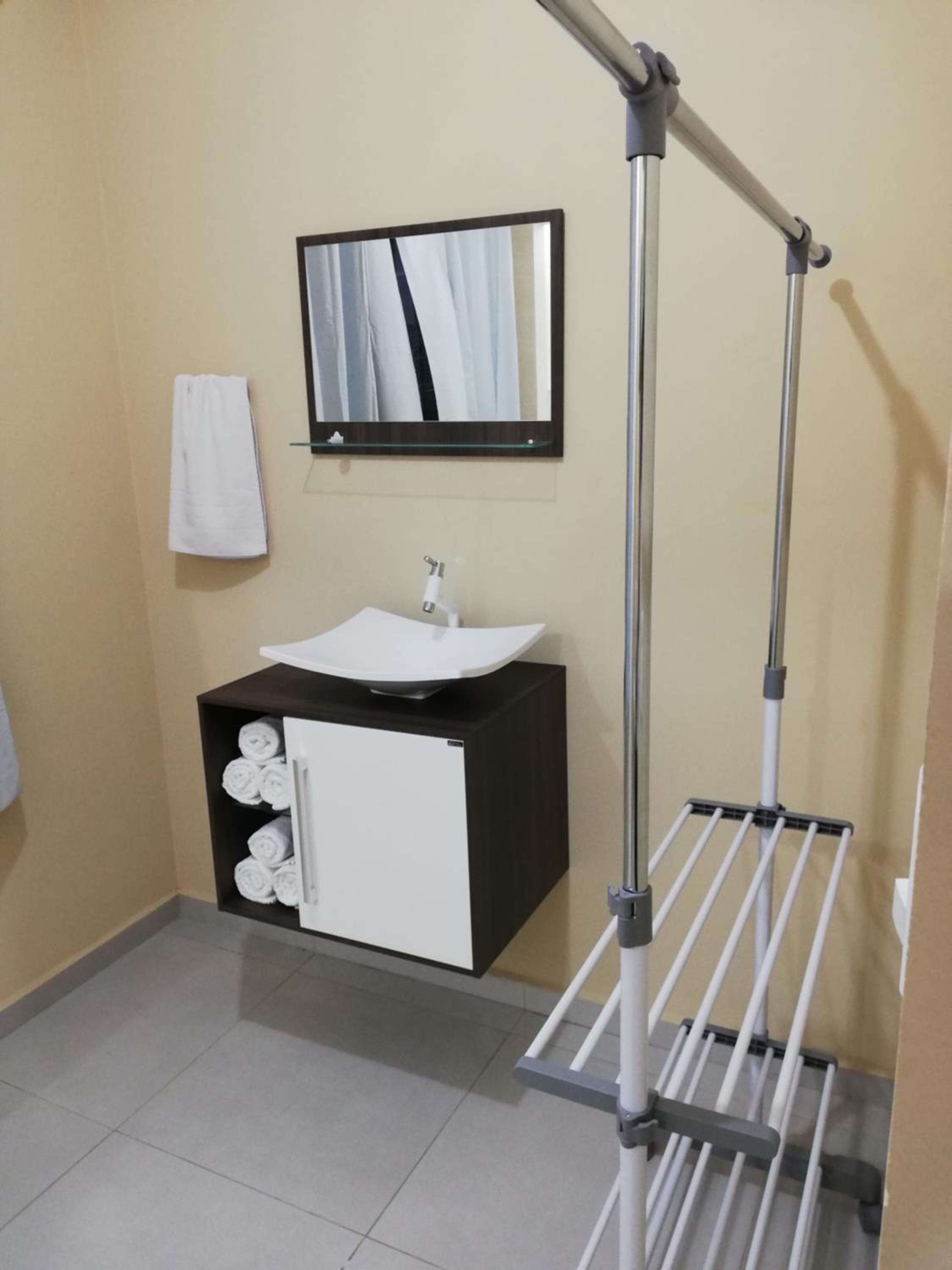 Studio Apartment - Photo 35