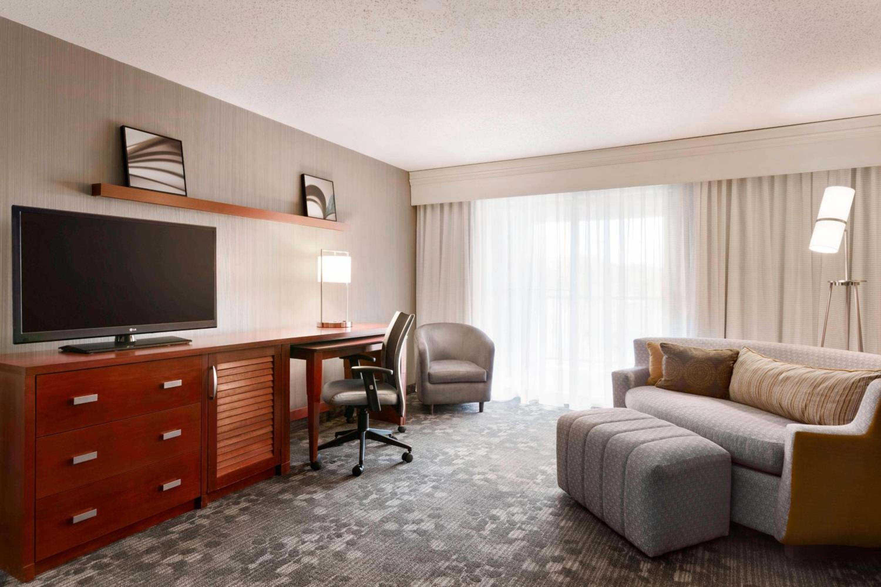 One-Bedroom King Suite