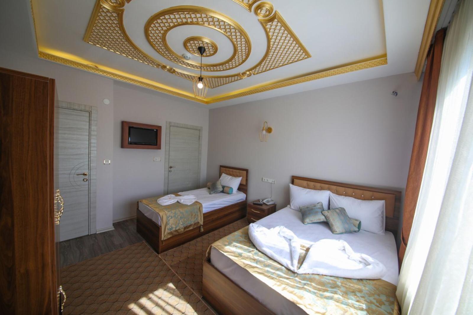 Deluxe Triple Room with Sea View photo 3