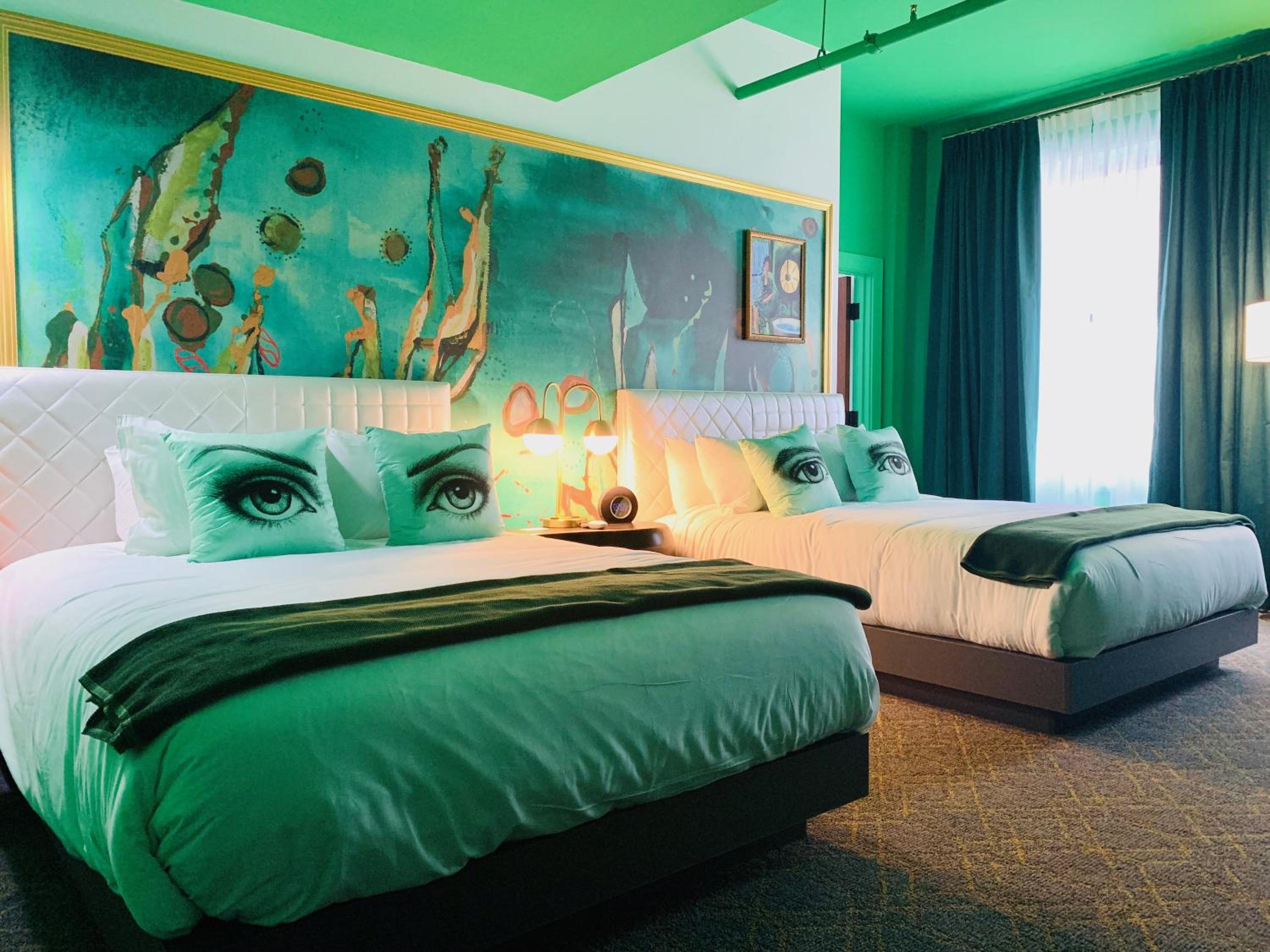 Accessible Double Queen Room - Photo 6