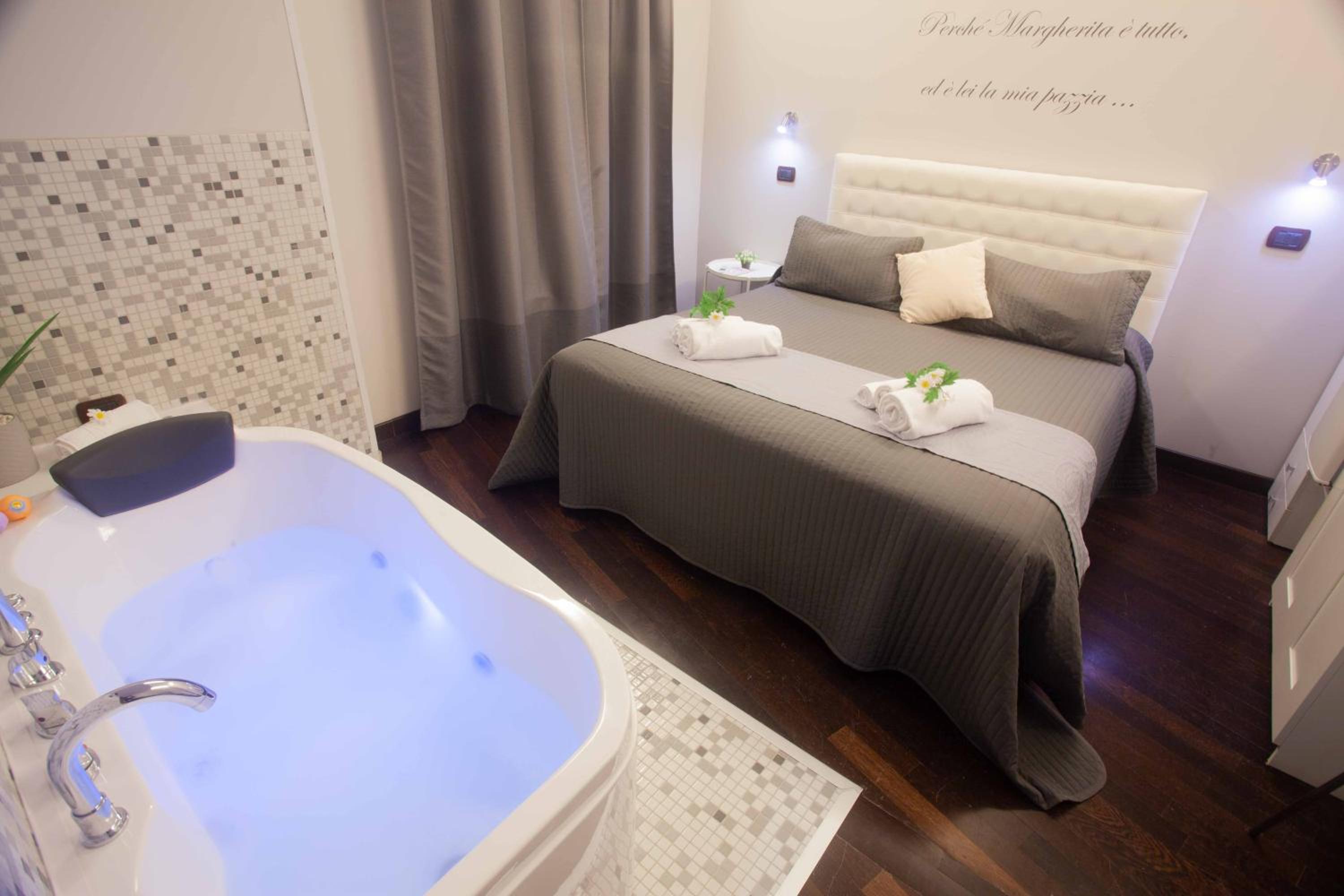 Deluxe Double Room with Bath photo 1