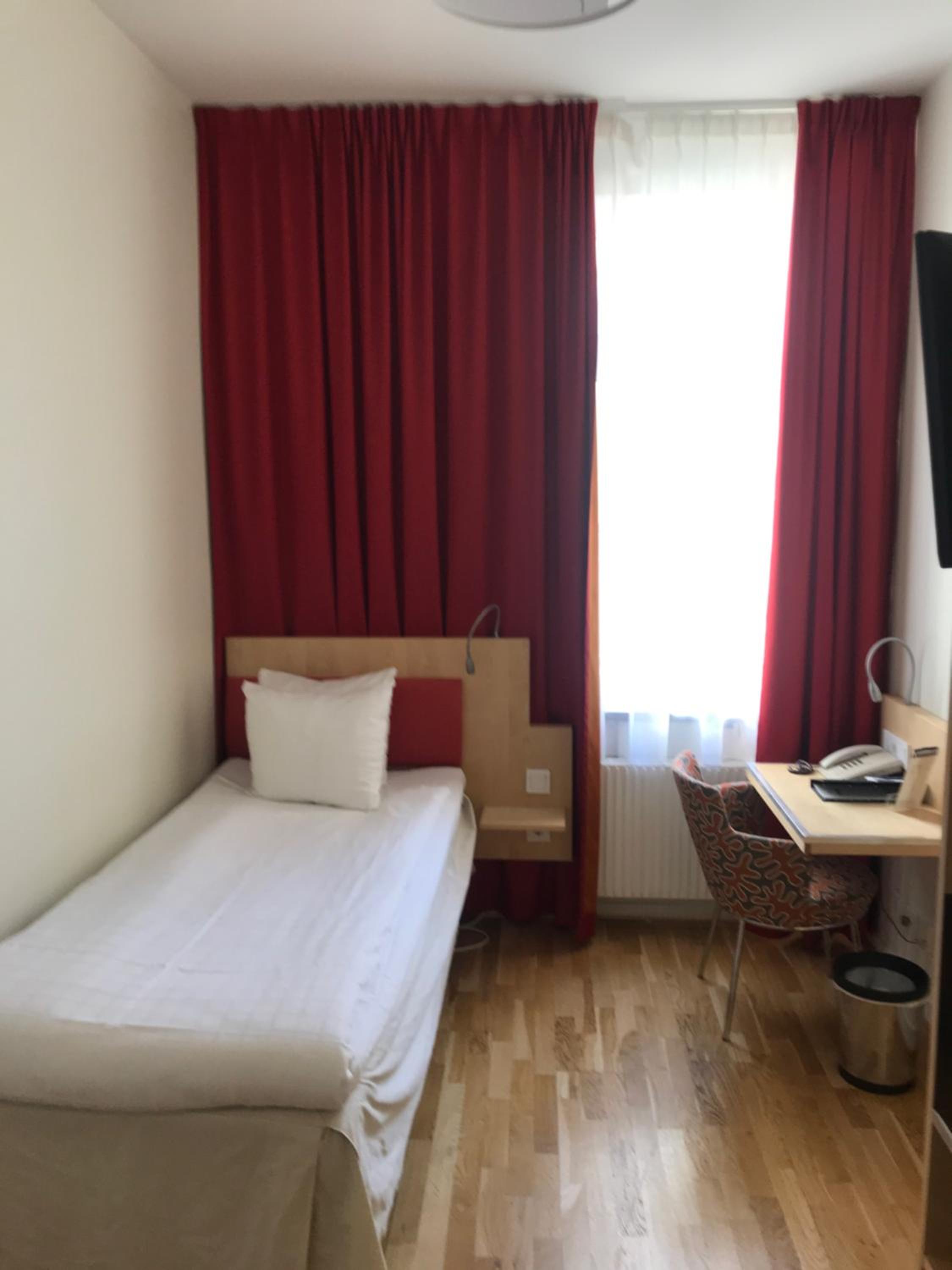 Single Room - Photo 7