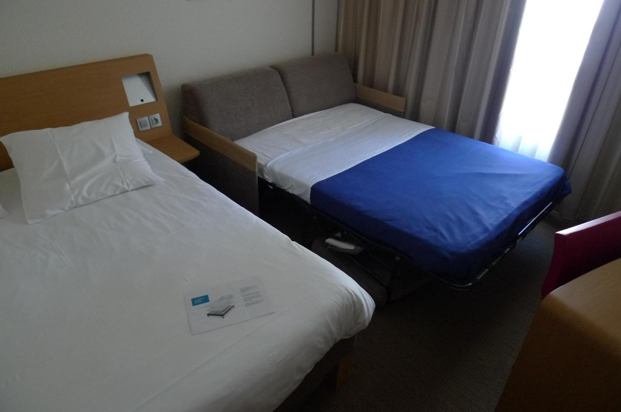 Classic Double Room with Sofa Bed - Photo 4