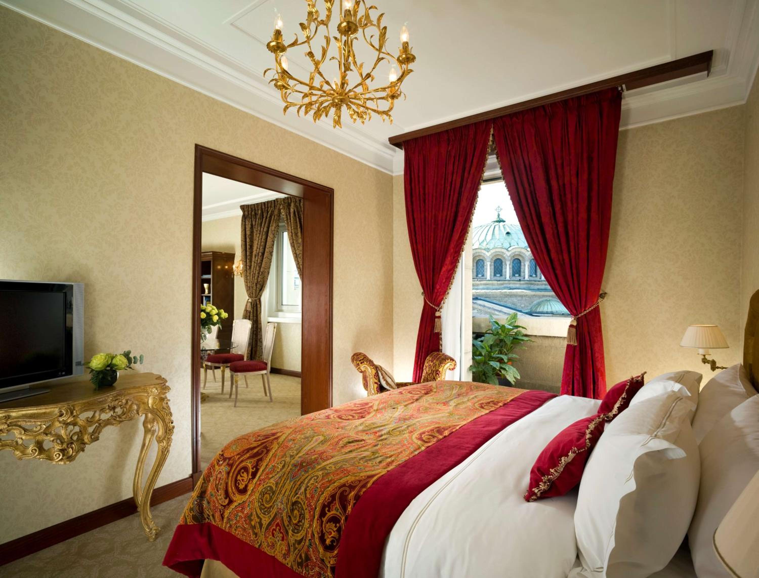 1 Bedroom Executive Suite, 1 King bed, Sveta Nedelya View - Photo 1