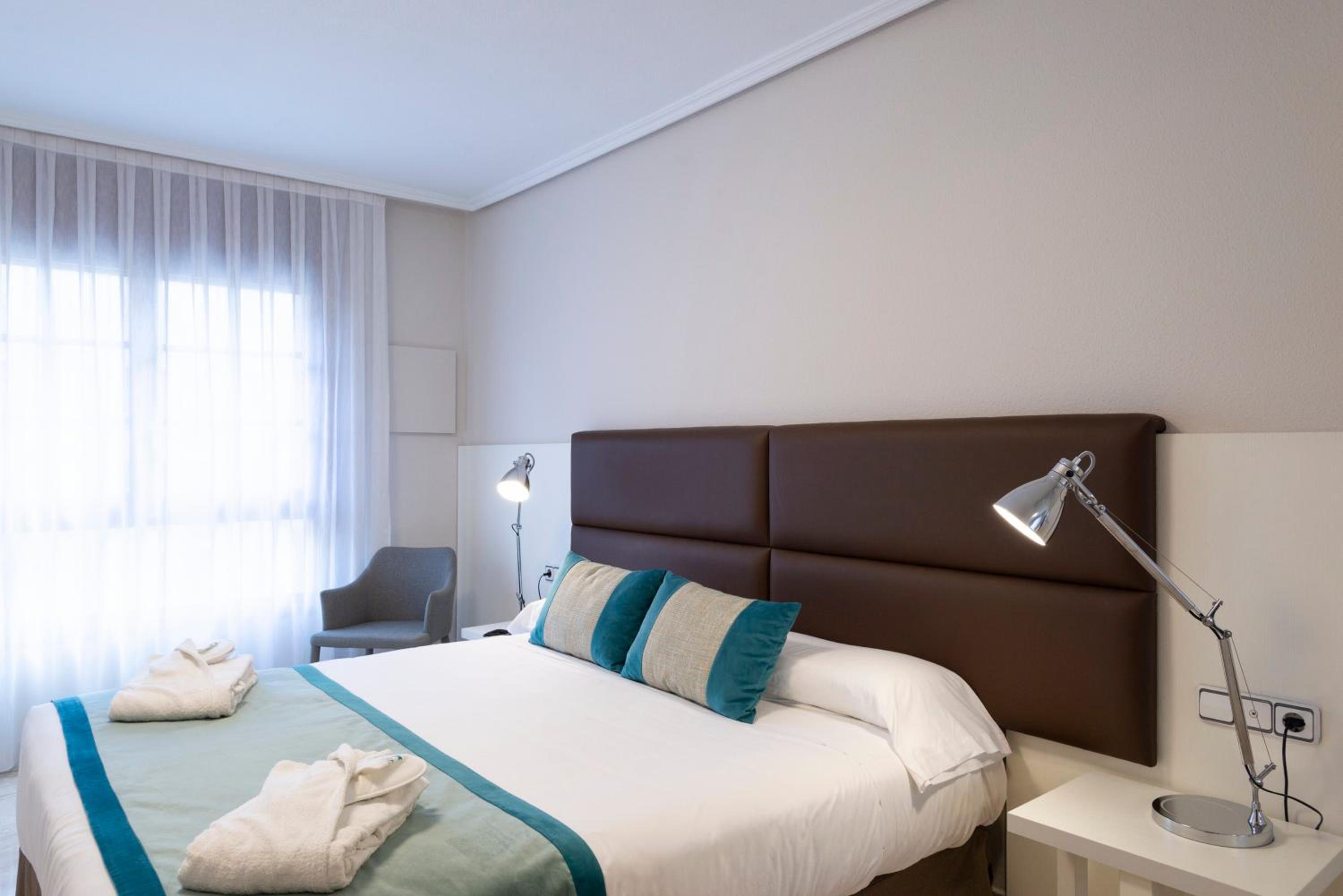 1 Bedroom Apartment (2 Adults) - Photo 8
