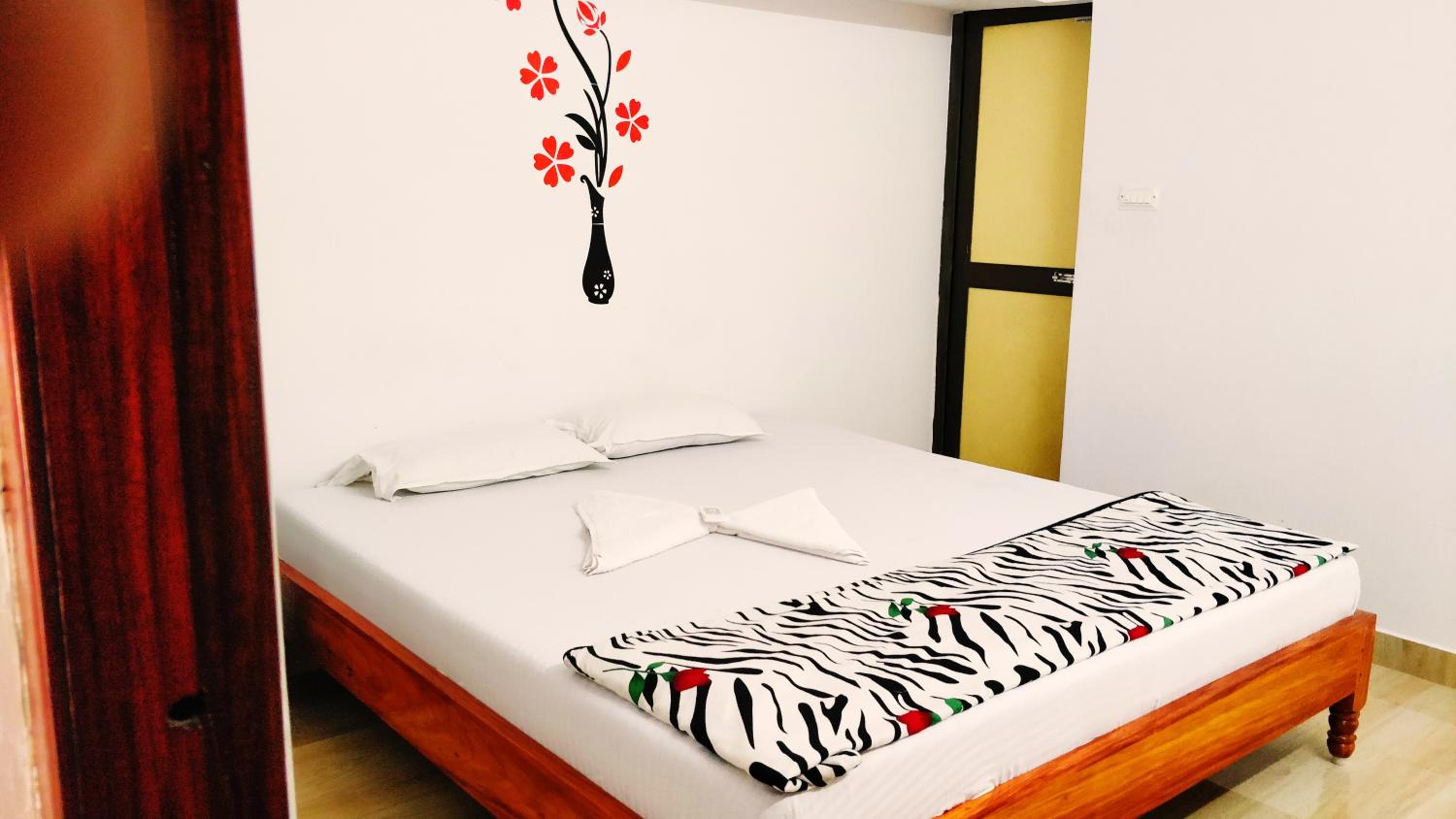 One-Bedroom House - Photo 3