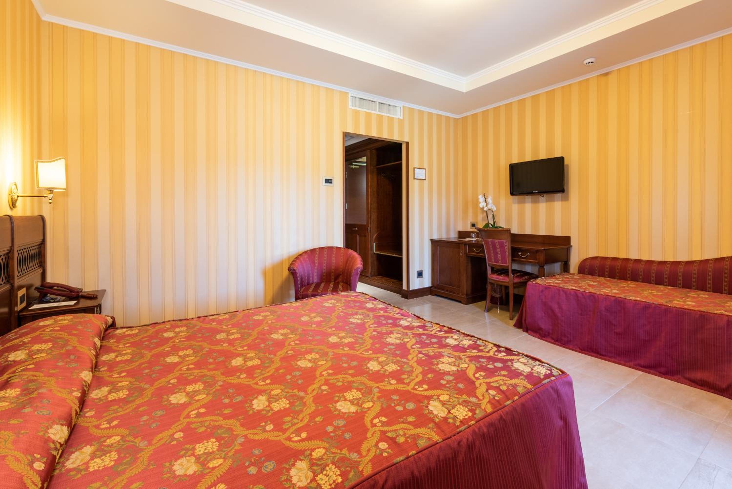 Triple Room with Terrace - Annex - Photo 1