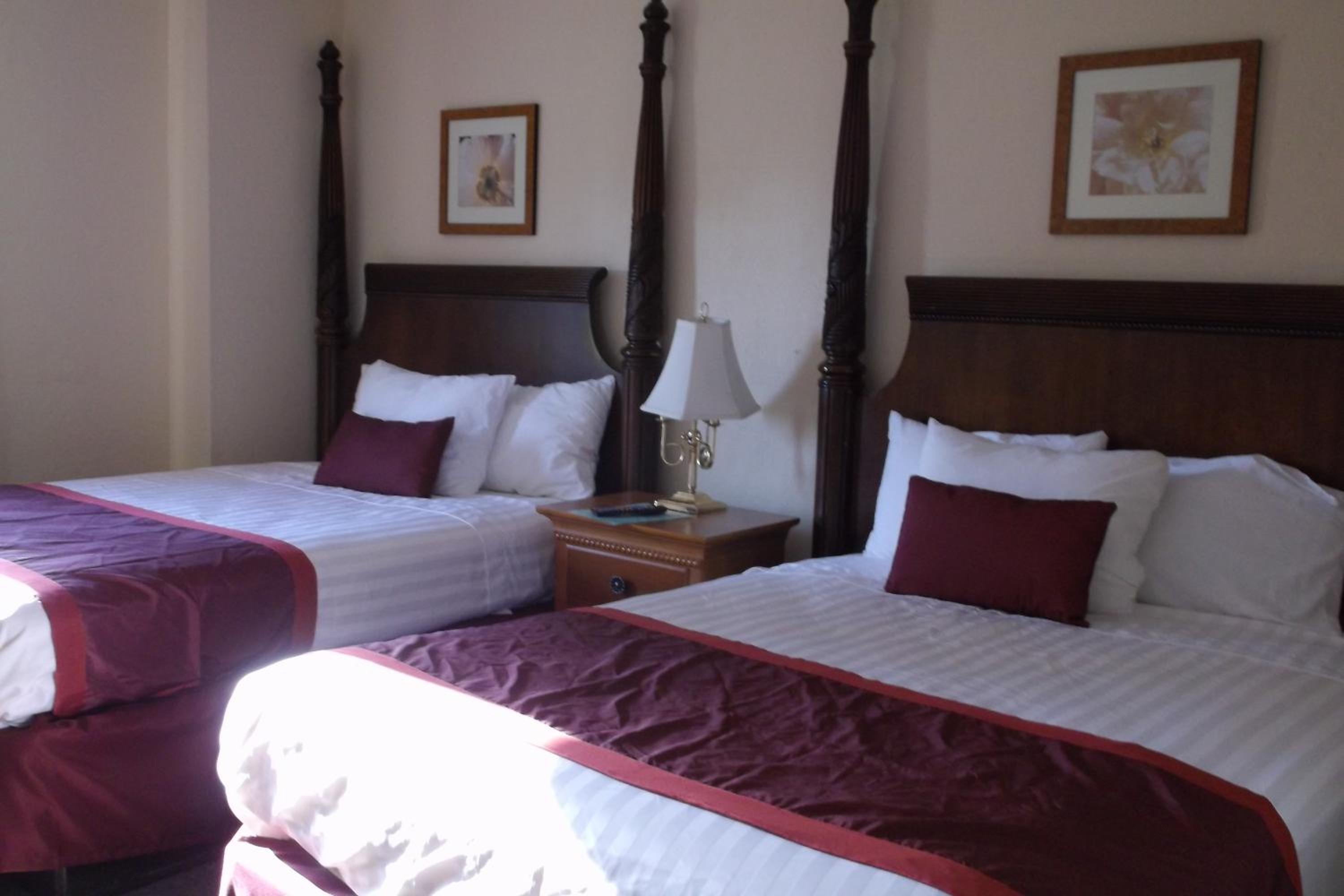Queen Room with Two Queen Beds - Non-Smoking - Photo 1