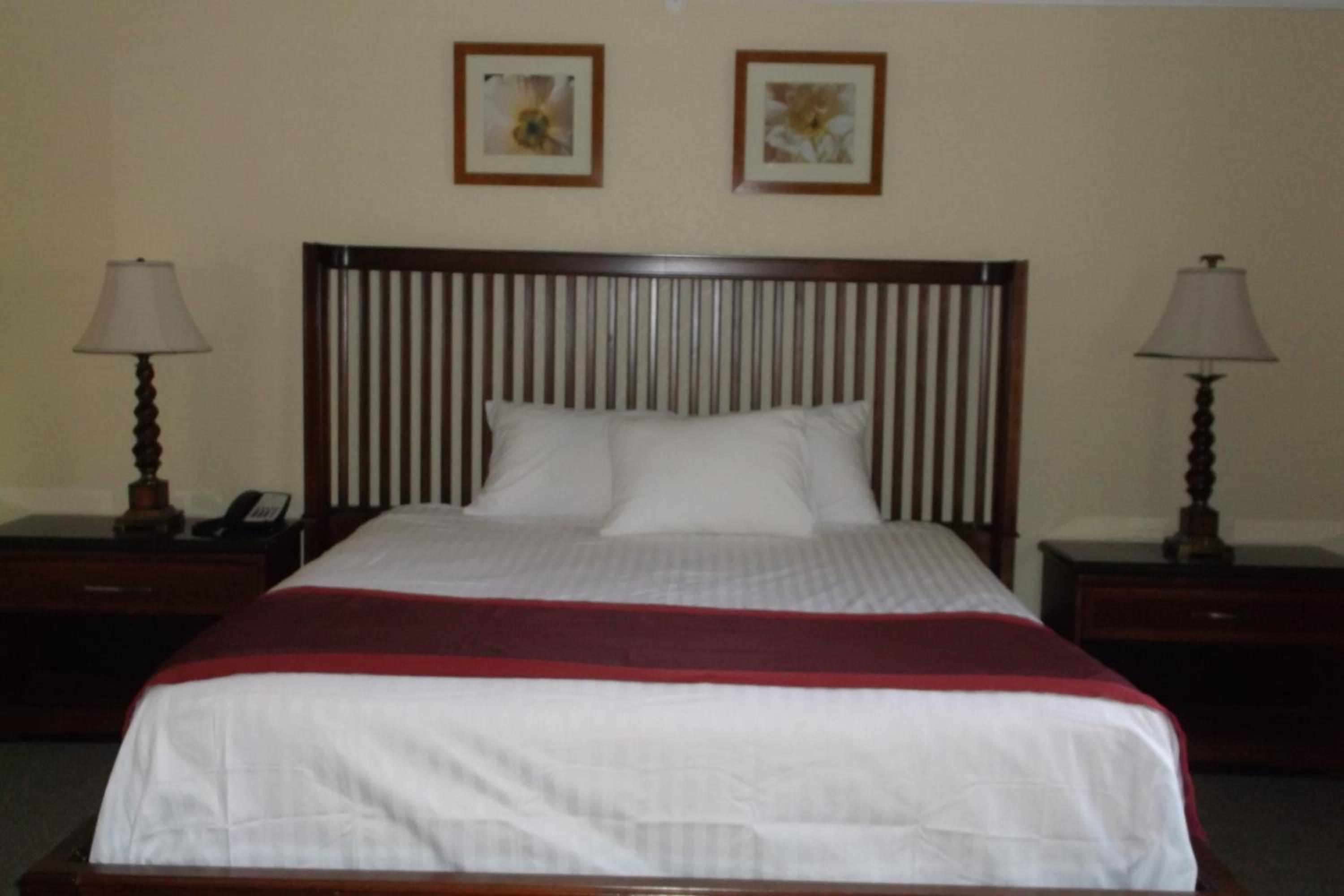 King Studio Suite - Non-Smoking - Photo 3